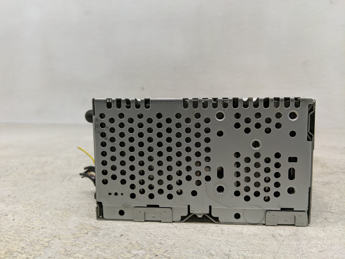 2013 Ford Edge Radio AM FM Cd Player Receiver Replacement P/N:DT4T19C107GA Fits OEM Used Auto Parts - Oemusedautoparts1.com