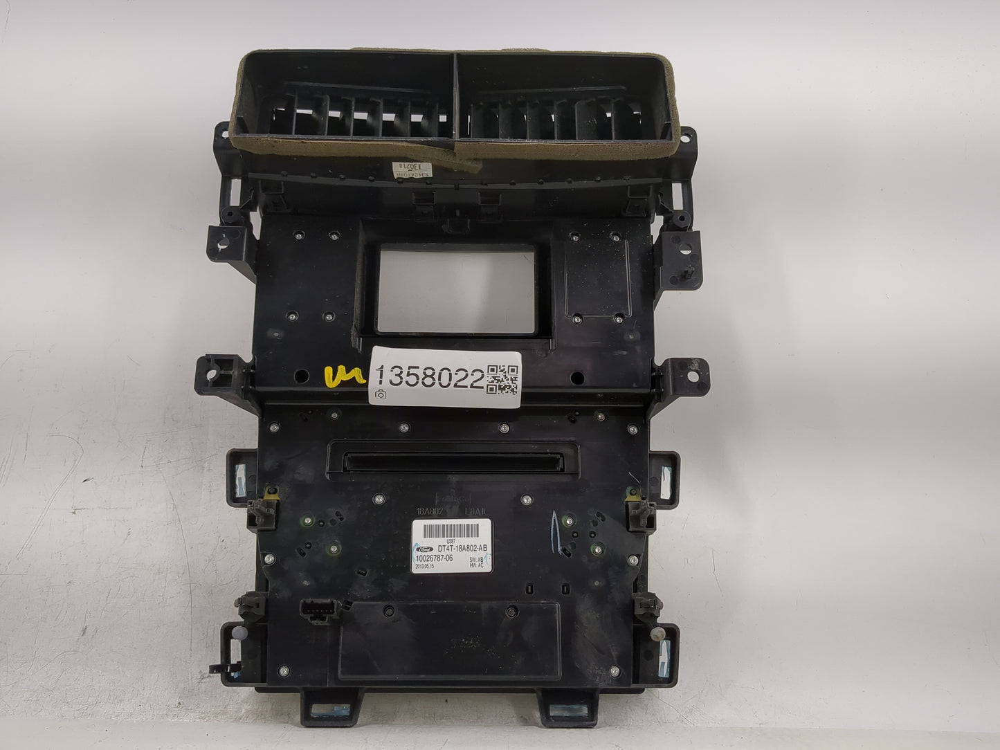 2013 Ford Edge Radio AM FM Cd Player Receiver Replacement P/N:DT4T-18A802-AB Fits OEM Used Auto Parts - Oemusedautoparts1.co