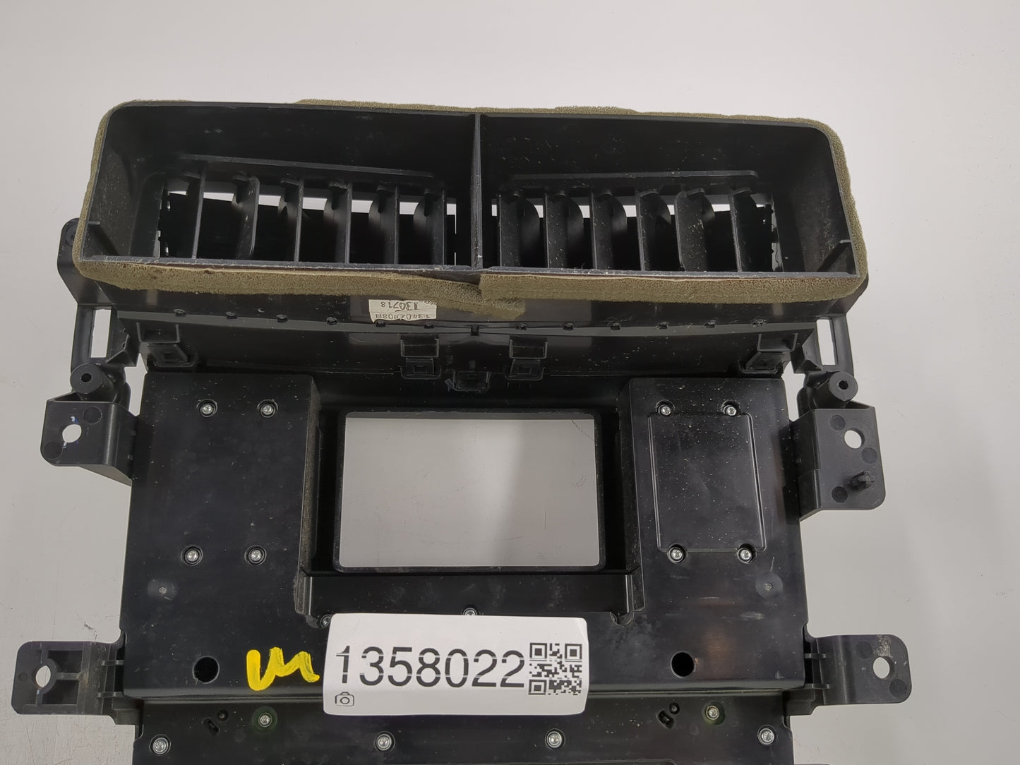 2013 Ford Edge Radio AM FM Cd Player Receiver Replacement P/N:DT4T-18A802-AB Fits OEM Used Auto Parts - Oemusedautoparts1.co