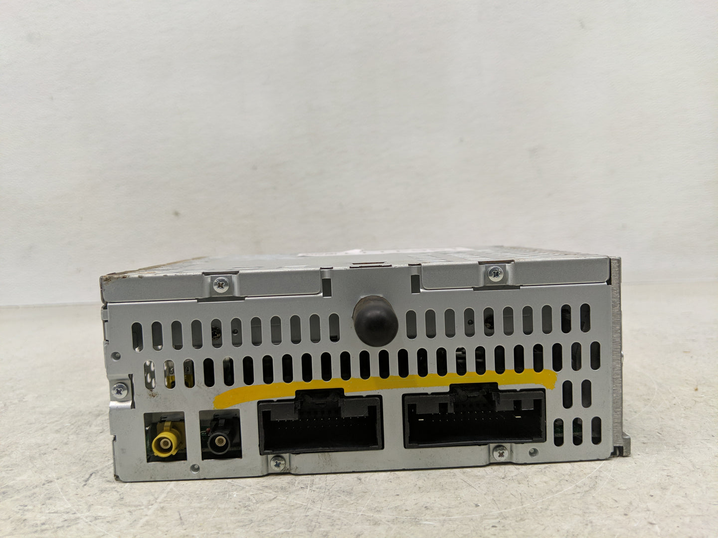 2013 Ford Edge Radio AM FM Cd Player Receiver Replacement P/N:DT4T-19C107-CB Fits OEM Used Auto Parts - Oemusedautoparts1.co