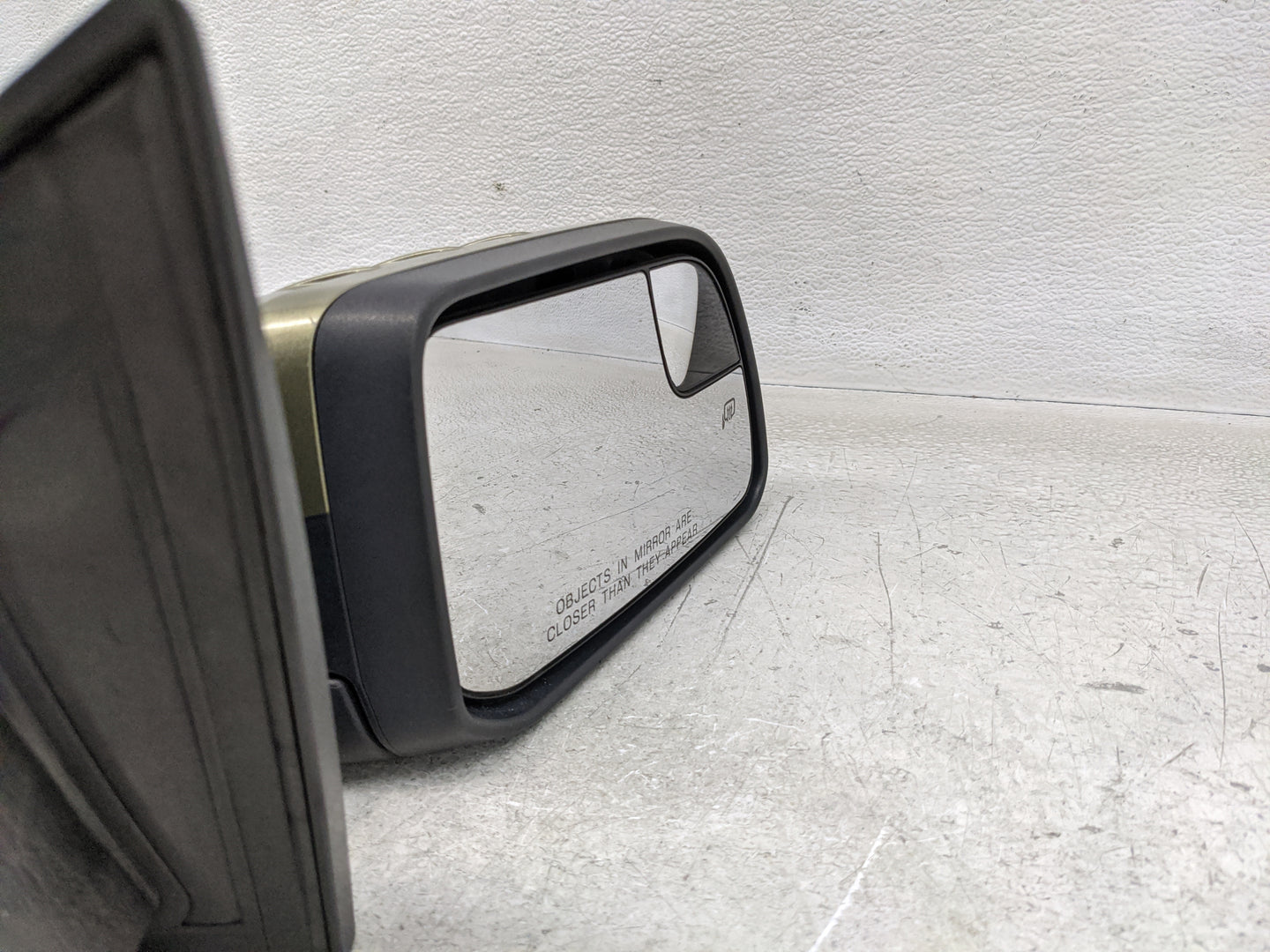 2011-2014 Ford Edge Passenger Side View Mirror - Right Door Mirror OEM Used - Oemusedautoparts1.com