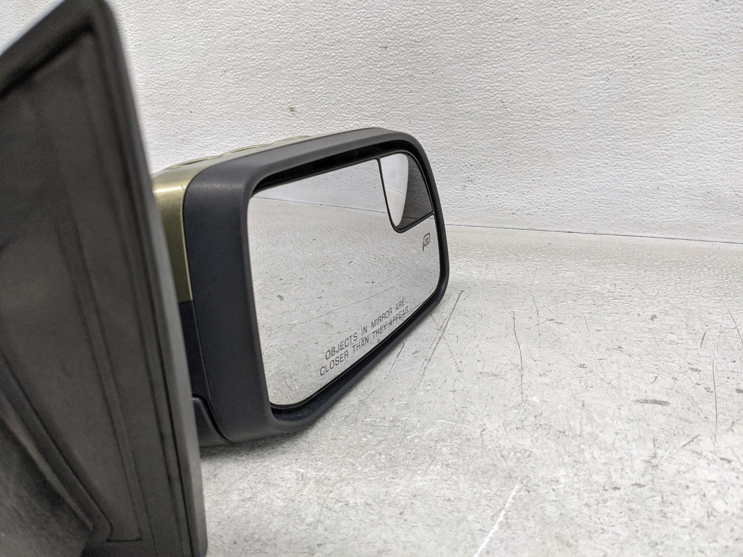 2011-2014 Ford Edge Passenger Side View Mirror - Right Door Mirror OEM Used - Oemusedautoparts1.com