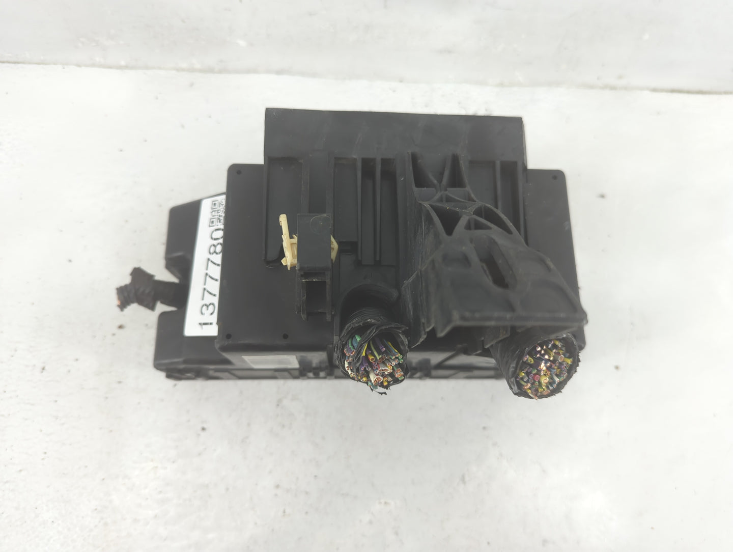 2012-2014 Ford Edge Fusebox Fuse Box Panel Relay Module P/N:BT4T-14A003-AA Fits Fits 2012 2013 2014 OEM Used Auto Parts - Oe