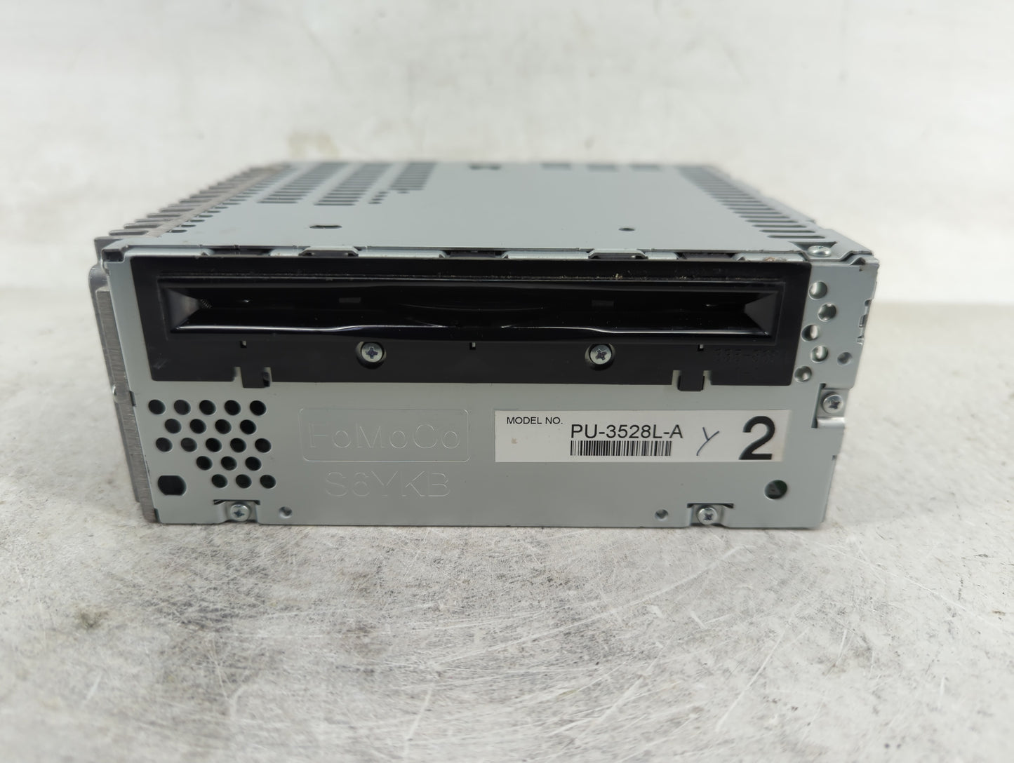 2013-2014 Ford Edge Radio AM FM Cd Player Receiver Replacement P/N:DT4T-19C107-BB Fits Fits 2013 2014 OEM Used Auto Parts - 