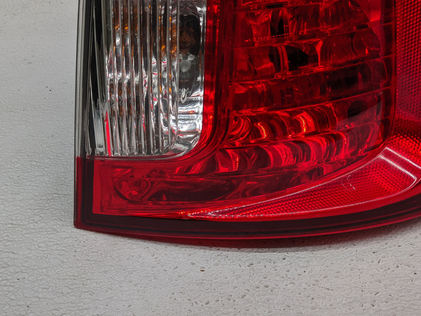 2011-2014 Ford Edge Tail Light Assembly Passenger Right OEM P/N:BT43-13B504-AE Fits Fits 2011 2012 2013 2014 OEM Used Auto P