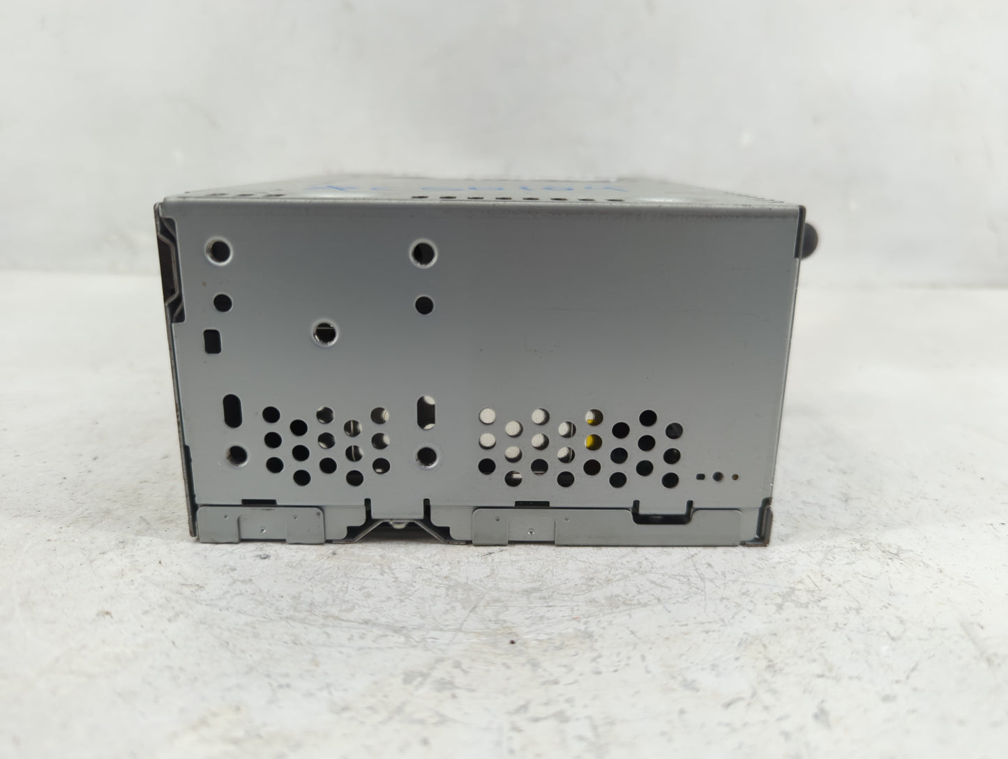 2013 Ford Edge Radio AM FM Cd Player Receiver Replacement P/N:DT4T-19C107-FA Fits OEM Used Auto Parts - Oemusedautoparts1.co