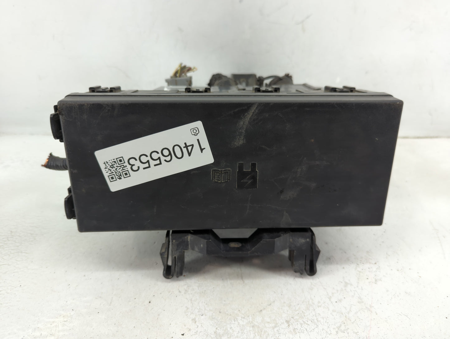 2012-2014 Ford Edge Fusebox Fuse Box Panel Relay Module P/N:BT4T-14A003-AA Fits Fits 2012 2013 2014 OEM Used Auto Parts - Oe