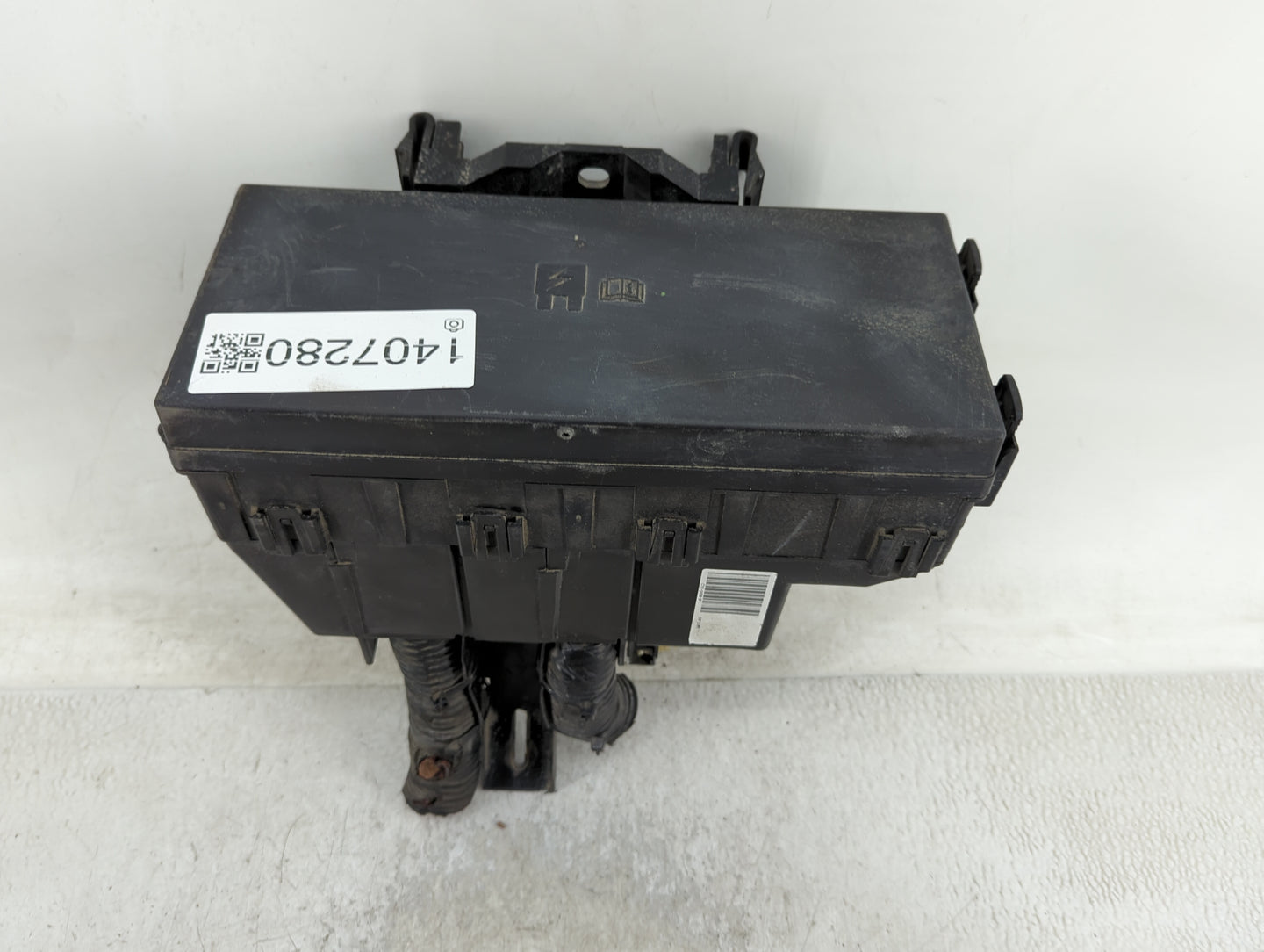 2012-2014 Ford Edge Fusebox Fuse Box Panel Relay Module P/N:CT4T-14290-GF Fits Fits 2012 2013 2014 OEM Used Auto Parts - Oem