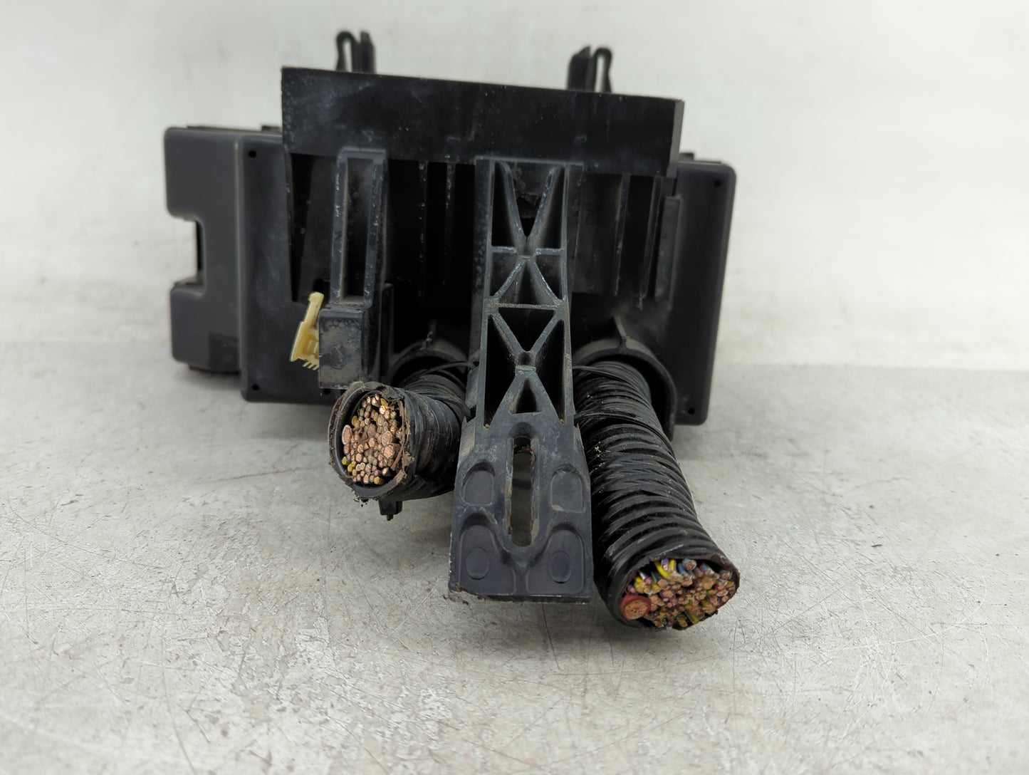 2012-2014 Ford Edge Fusebox Fuse Box Panel Relay Module P/N:CT4T-14290-GF Fits Fits 2012 2013 2014 OEM Used Auto Parts - Oem