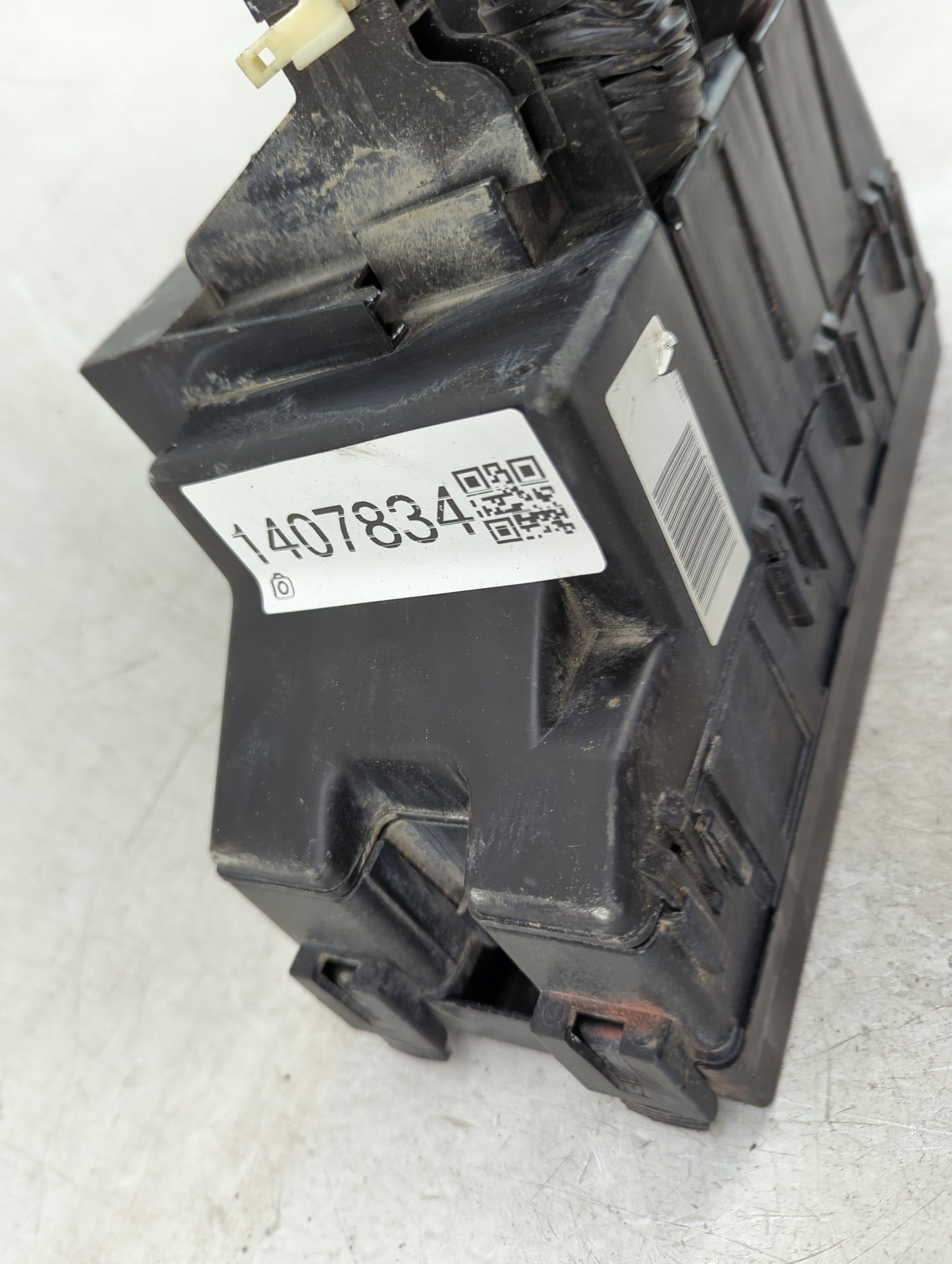 2012-2014 Ford Edge Fusebox Fuse Box Panel Relay Module P/N:CT4T-14290-LF Fits Fits 2012 2013 2014 OEM Used Auto Parts - Oem