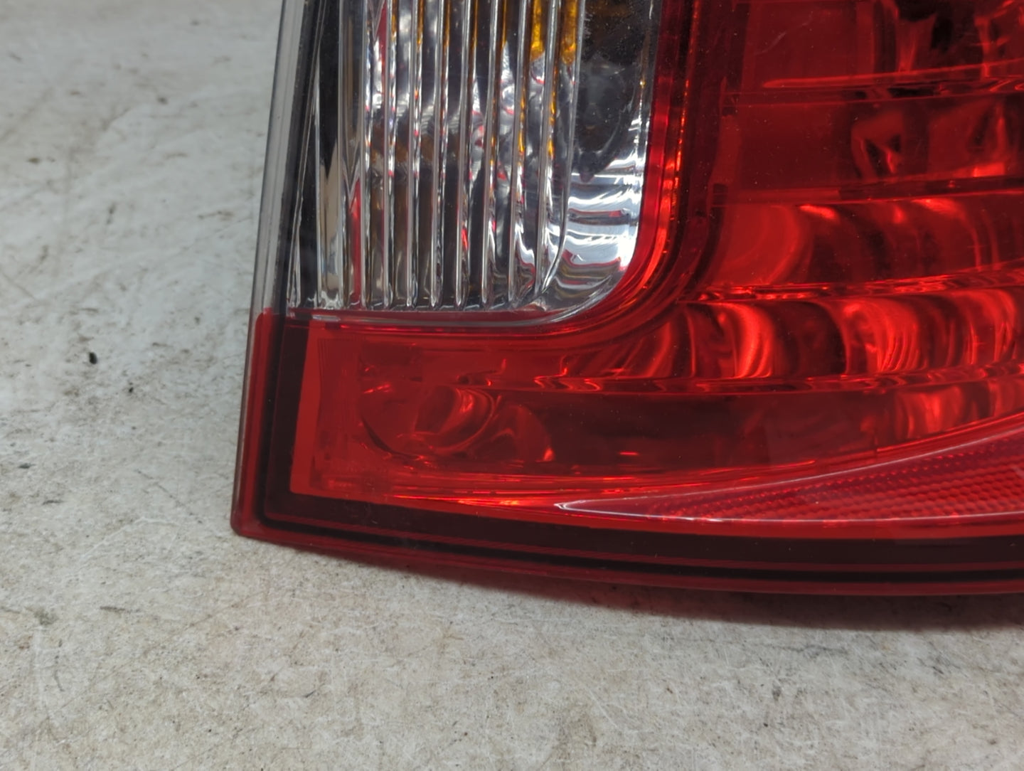 2011-2014 Ford Edge Tail Light Assembly Passenger Right OEM P/N:BT43-13B504-AE Fits Fits 2011 2012 2013 2014 OEM Used Auto P