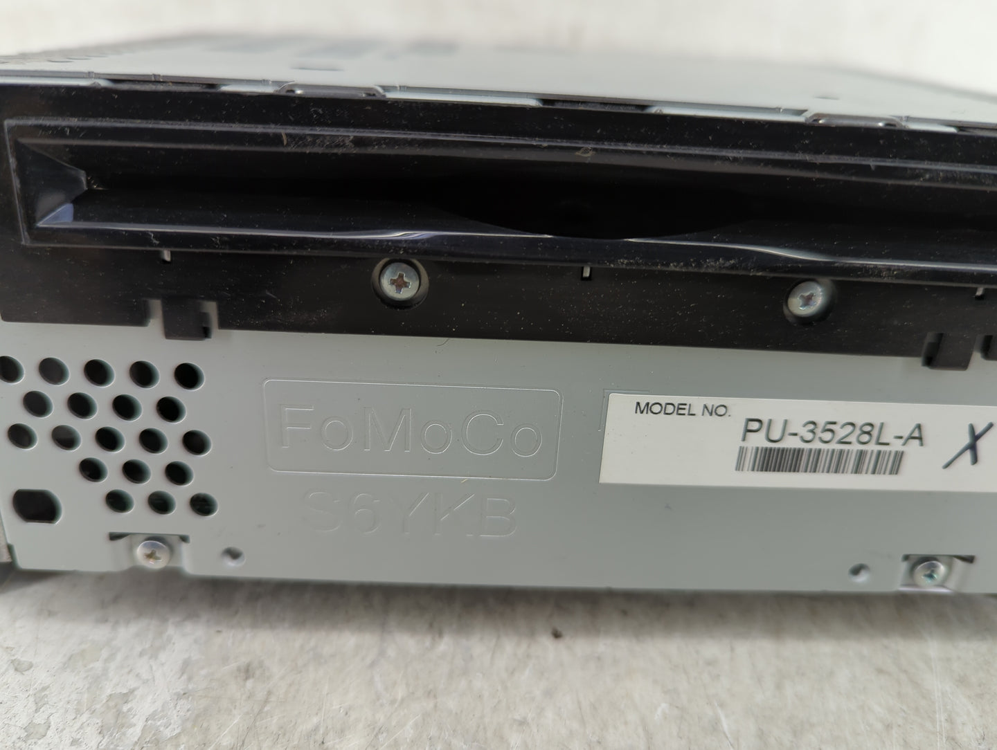 2013-2014 Ford Edge Radio AM FM Cd Player Receiver Replacement P/N:DT4T-19C107-BB Fits Fits 2013 2014 OEM Used Auto Parts - 