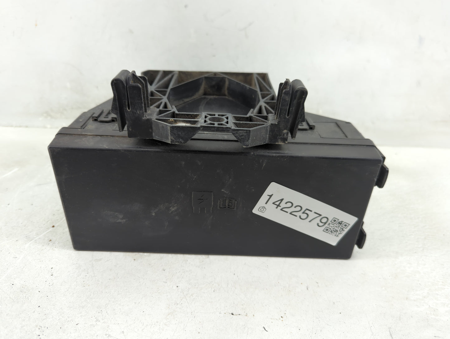 2012-2014 Ford Edge Fusebox Fuse Box Panel Relay Module P/N:BT4T-14A003-AA Fits Fits 2012 2013 2014 OEM Used Auto Parts - Oe