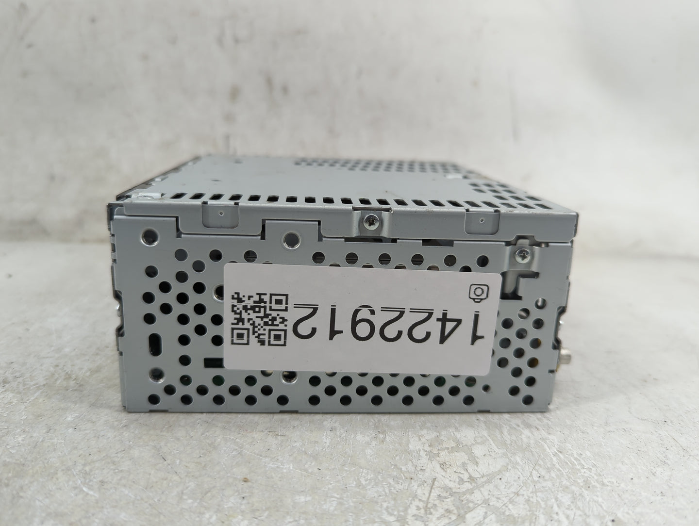 2013 Ford Edge Radio AM FM Cd Player Receiver Replacement P/N:DT4T-19C107-BB Fits OEM Used Auto Parts - Oemusedautoparts1.co
