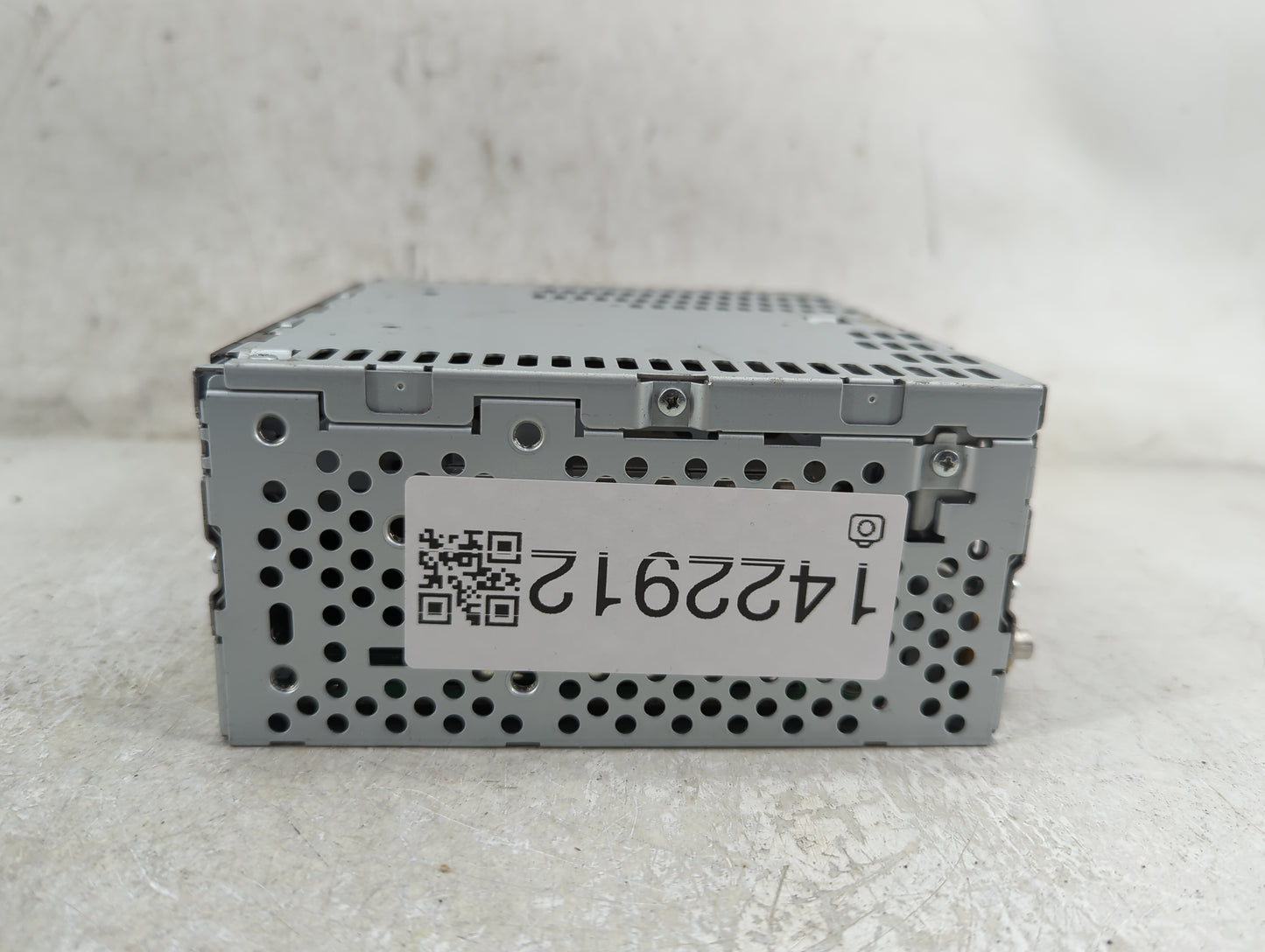 2013 Ford Edge Radio AM FM Cd Player Receiver Replacement P/N:DT4T-19C107-BB Fits OEM Used Auto Parts - Oemusedautoparts1.co
