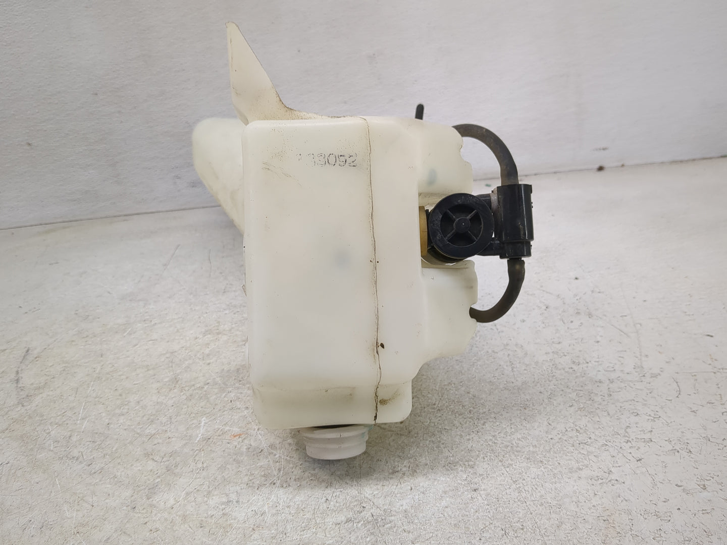 2007-2014 Ford Edge Windshield Washer Fluid Reservoir Bottle Oem - Oemusedautoparts1.com