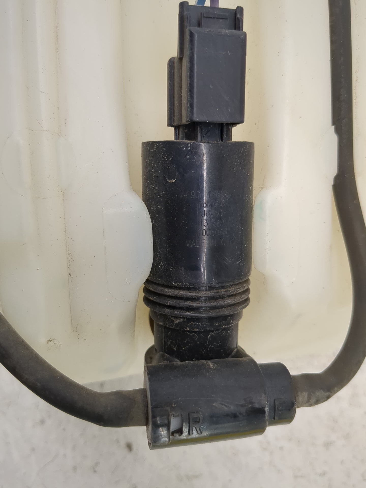 2007-2014 Ford Edge Windshield Washer Fluid Reservoir Bottle Oem - Oemusedautoparts1.com
