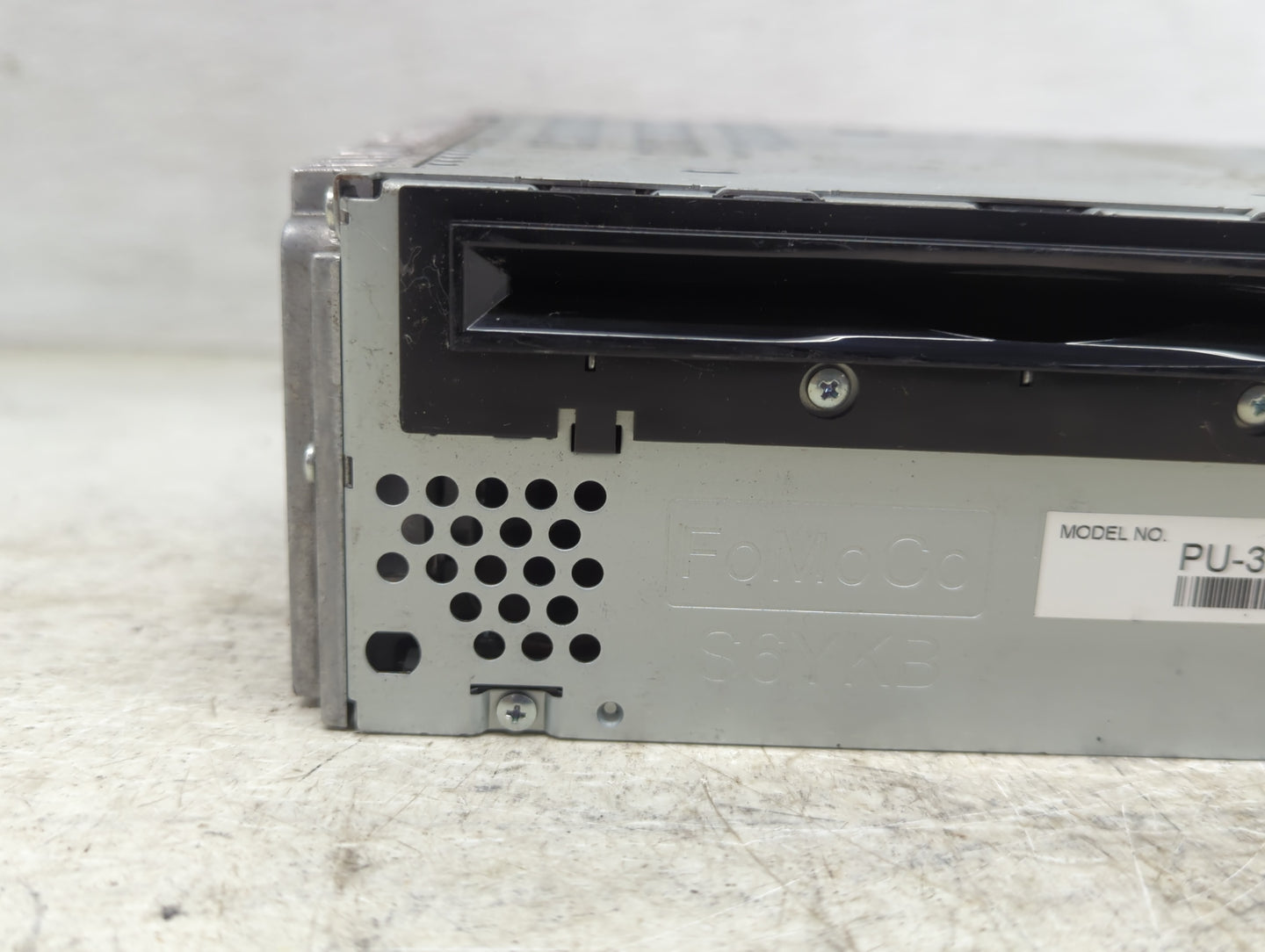 2013-2014 Ford Edge Radio AM FM Cd Player Receiver Replacement P/N:DT4T-19C107-BB Fits Fits 2013 2014 OEM Used Auto Parts - 