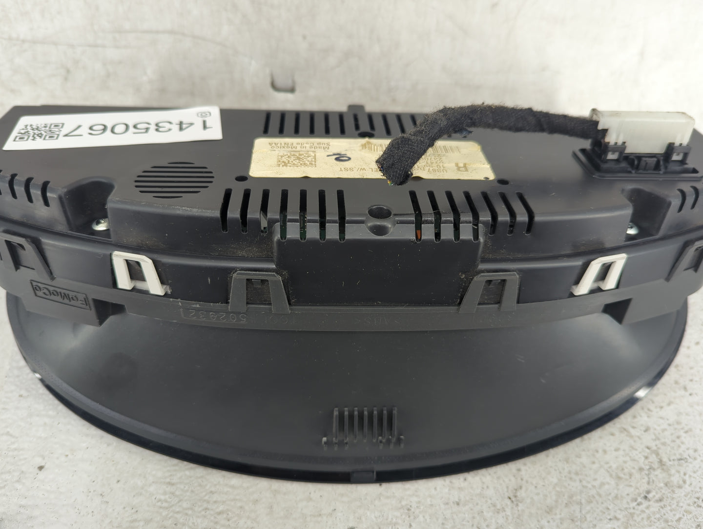 2013 Ford Edge Instrument Cluster Speedometer Gauges P/N:DT4T-10849-RA 2370076-6, 21756973 Fits OEM Used Auto Parts - Oemuse
