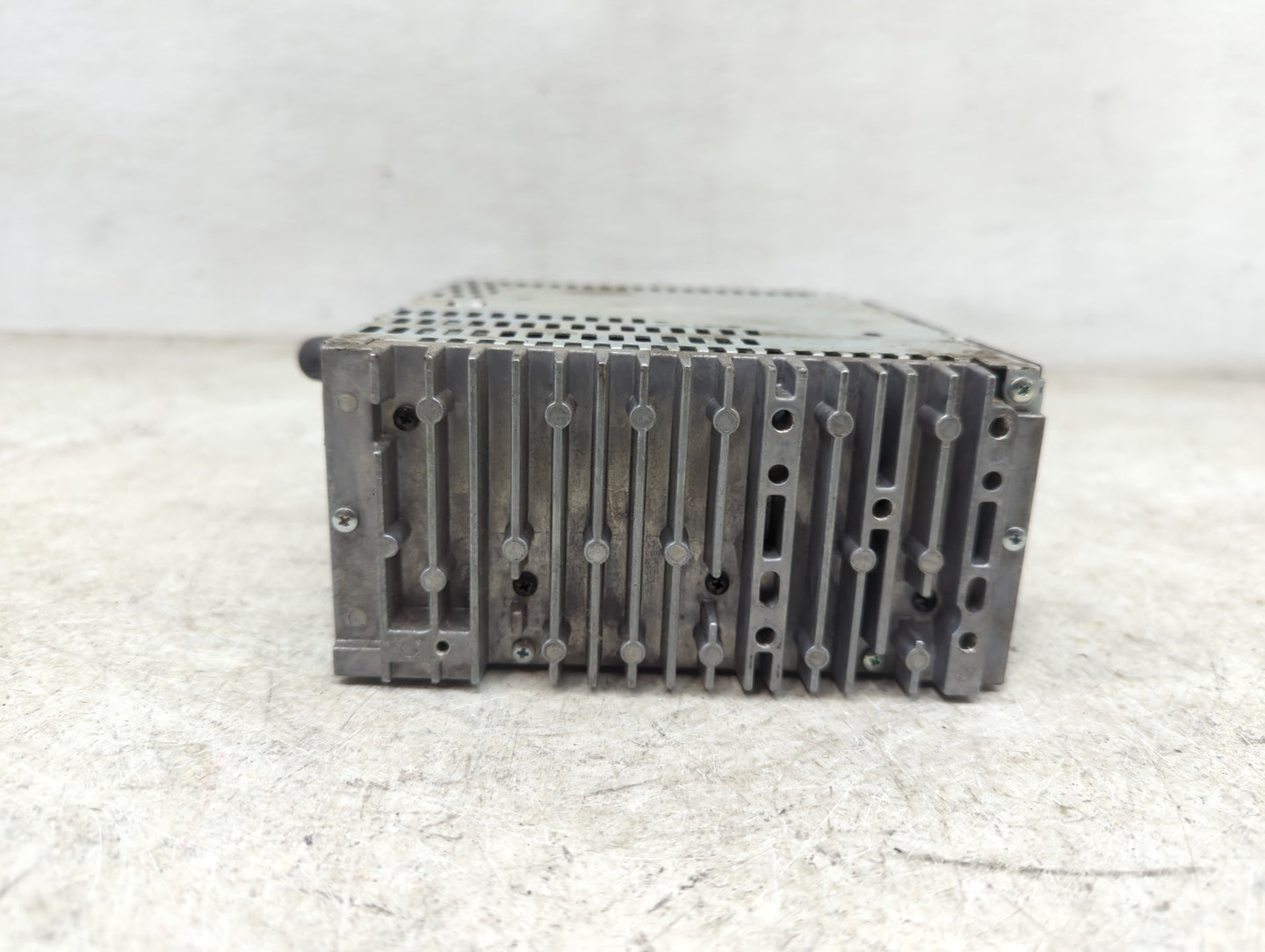 2013 Ford Edge Radio AM FM Cd Player Receiver Replacement P/N:PU-3528L-A DT4T-19C107-BB Fits OEM Used Auto Parts - Oemusedau