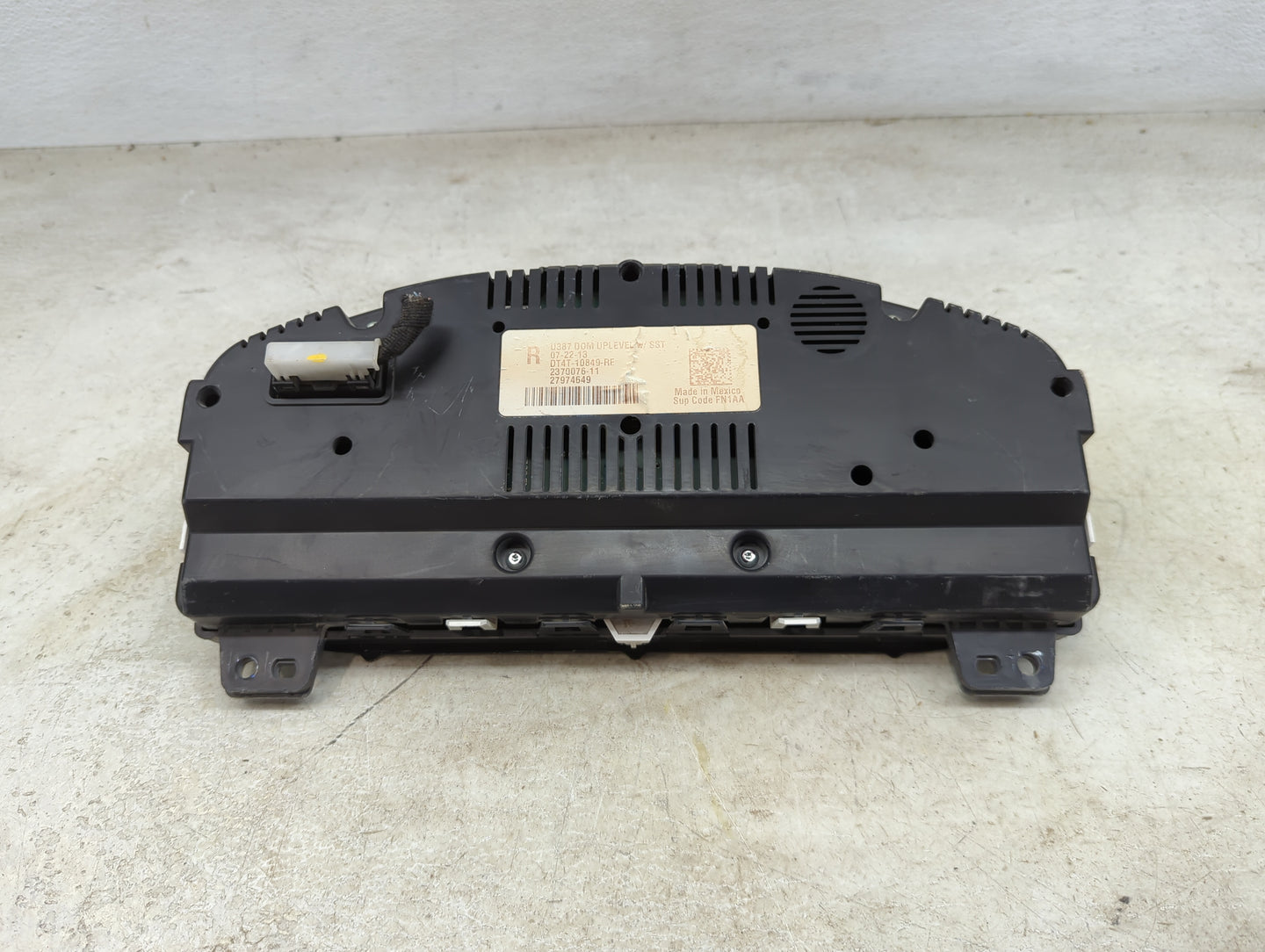 2013-2013 Ford Edge Speedometer Instrument Cluster Gauges - Oemusedautoparts1.com