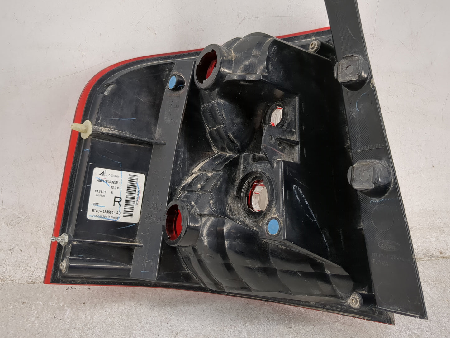 2011-2014 Ford Edge Tail Light Assembly Passenger Right OEM P/N:BT43-13B504-AD Fits Fits 2011 2012 2013 2014 OEM Used Auto P