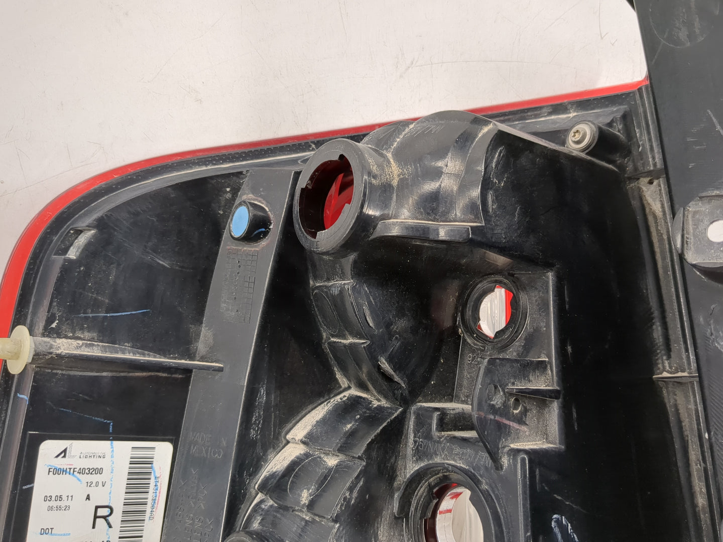 2011-2014 Ford Edge Tail Light Assembly Passenger Right OEM P/N:BT43-13B504-AD Fits Fits 2011 2012 2013 2014 OEM Used Auto P