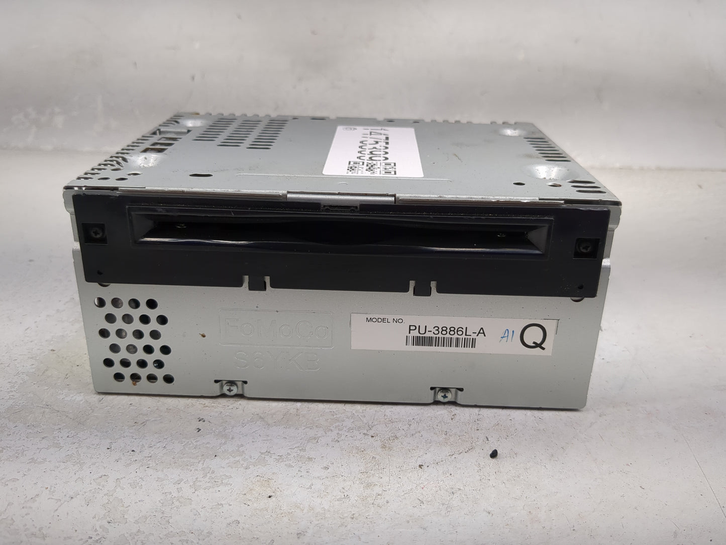 2013 Ford Edge Radio AM FM Cd Player Receiver Replacement P/N:PU-3886L-A DT4T-19C107-EA Fits OEM Used Auto Parts - Oemusedau