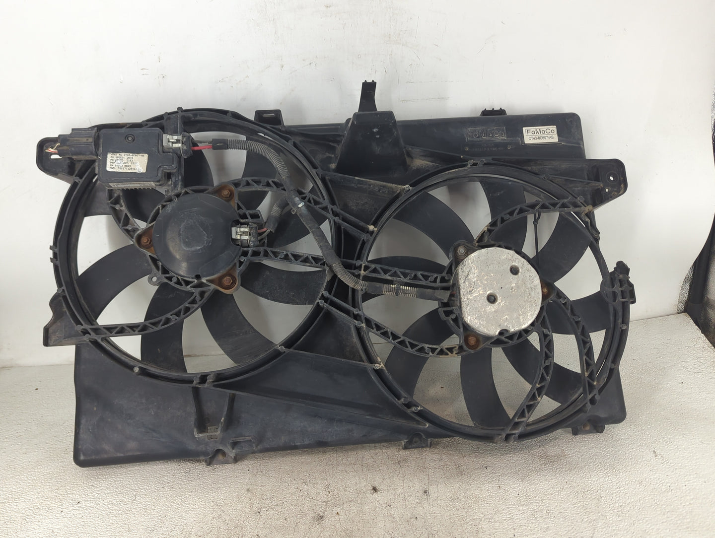 2007-2014 Ford Edge Electric Radiator Cooling Fan Motor Assembly P/N:CT43-8C607-AB 10798320H Fits OEM Used Auto Parts - Oemu