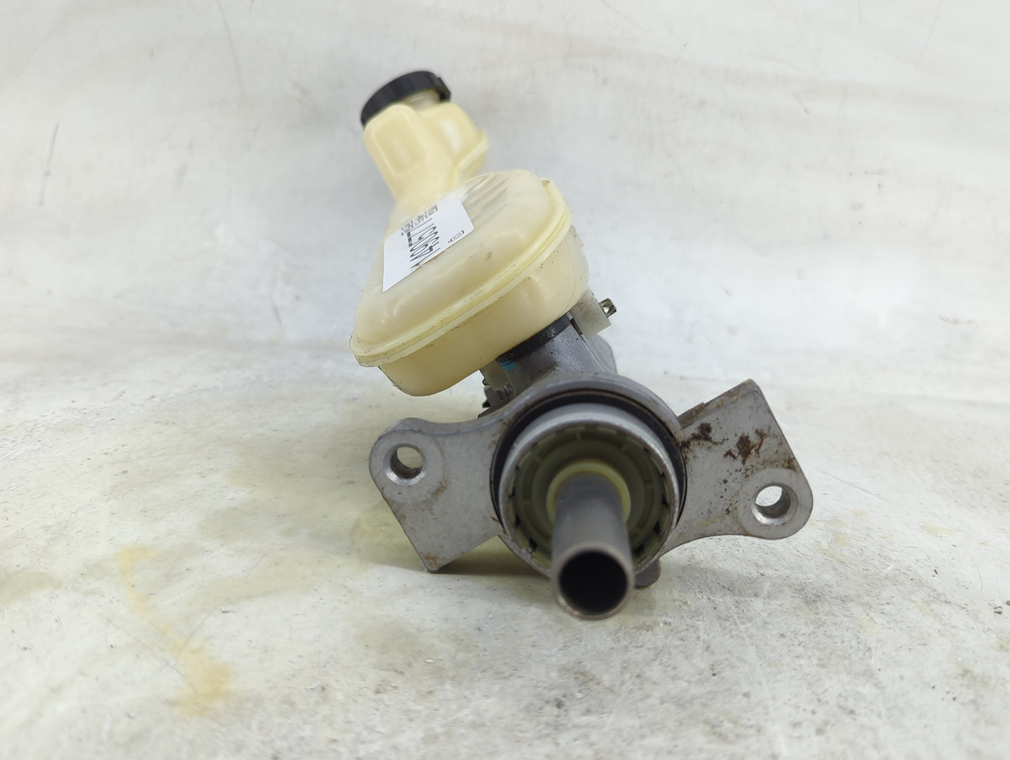 2011-2014 Ford Edge Brake Master Cylinder 1490577 - Oemusedautoparts1.com