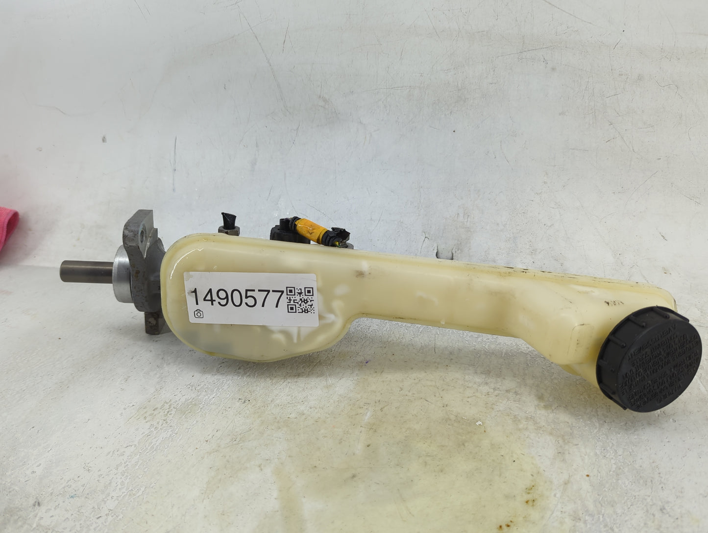 2011-2014 Ford Edge Brake Master Cylinder 1490577 - Oemusedautoparts1.com