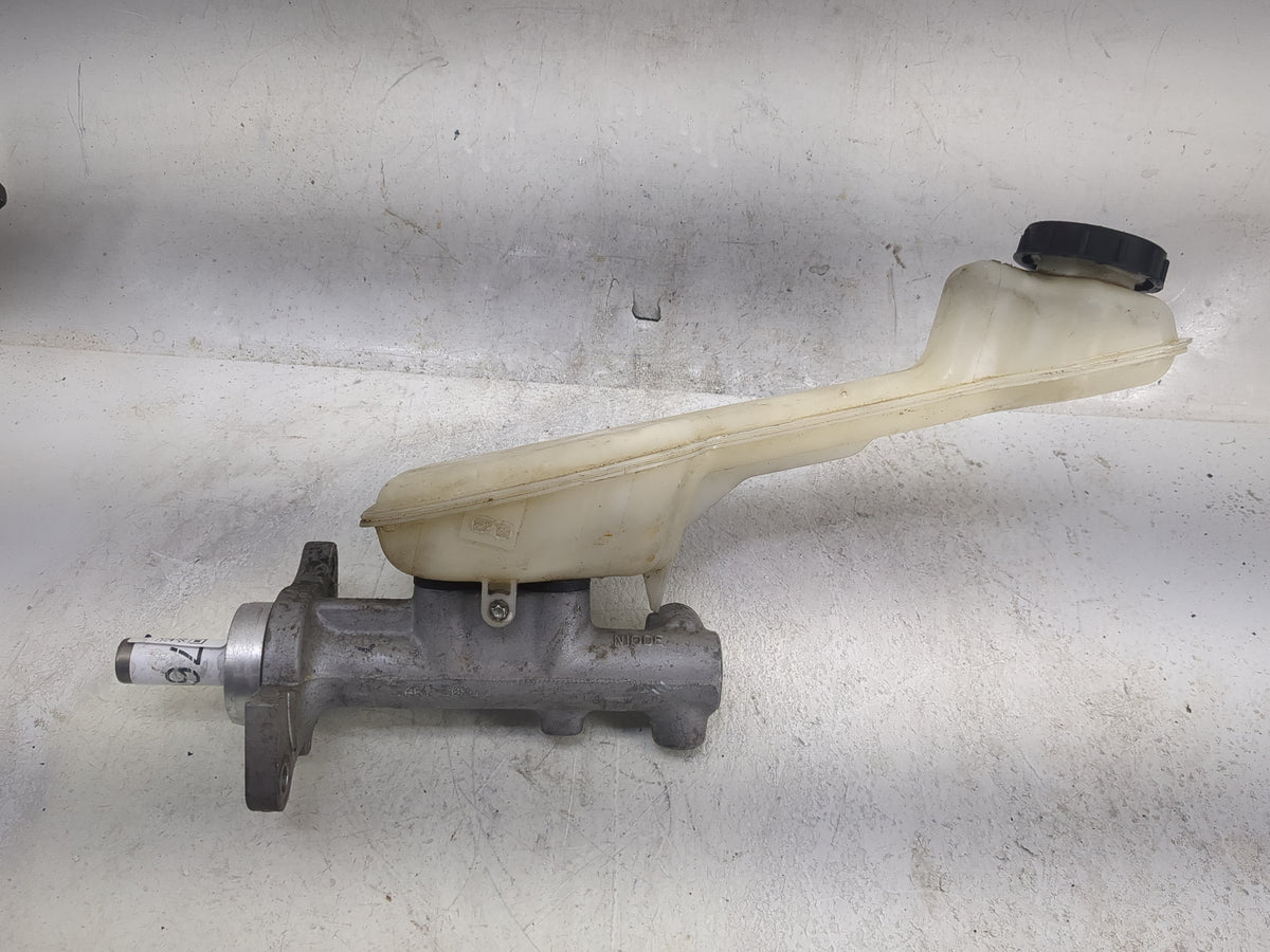 2011-2014 Ford Edge Brake Master Cylinder 1497664 - Oemusedautoparts1.com