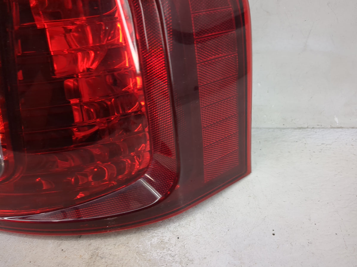 2011-2014 Ford Edge Tail Light Assembly Passenger Right OEM P/N:F00HTF403601 BT43-13B504-BD Fits Fits 2011 2012 2013 2014 OE