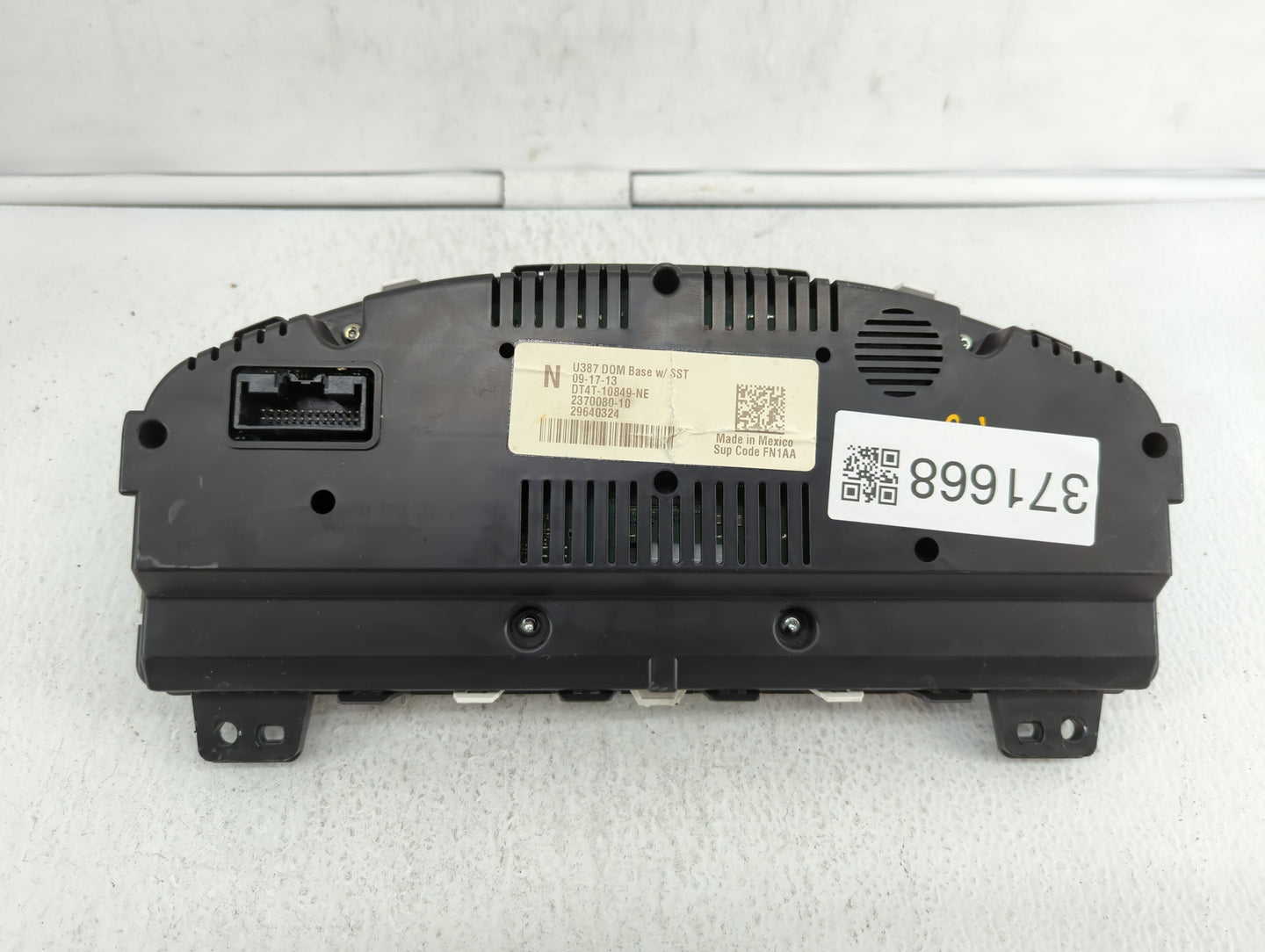 2013 Ford Edge Instrument Cluster Speedometer Gauges P/N:DT4T-10849-NE DT4T-10849-AA, DT4T-10849-NA Fits OEM Used Auto Parts