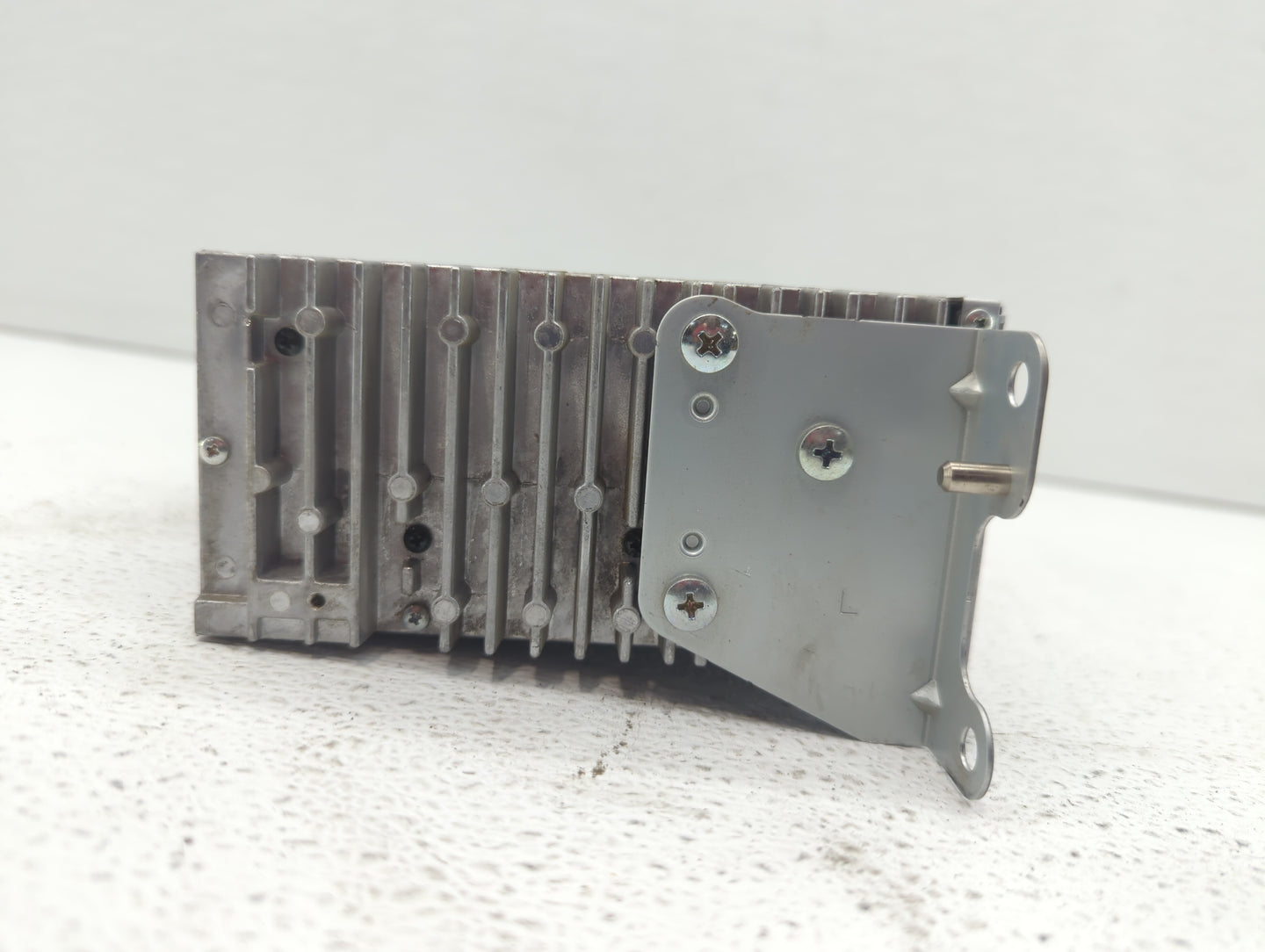 2013-2013 Ford Edge Am Fm Cd Player Radio Receiver - Oemusedautoparts1.com