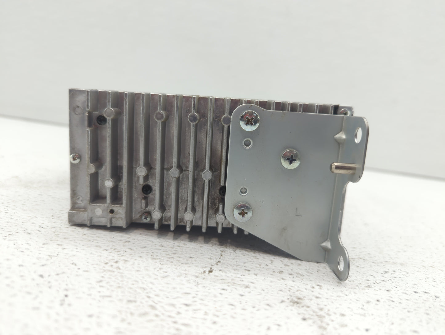 2013-2013 Ford Edge Am Fm Cd Player Radio Receiver - Oemusedautoparts1.com