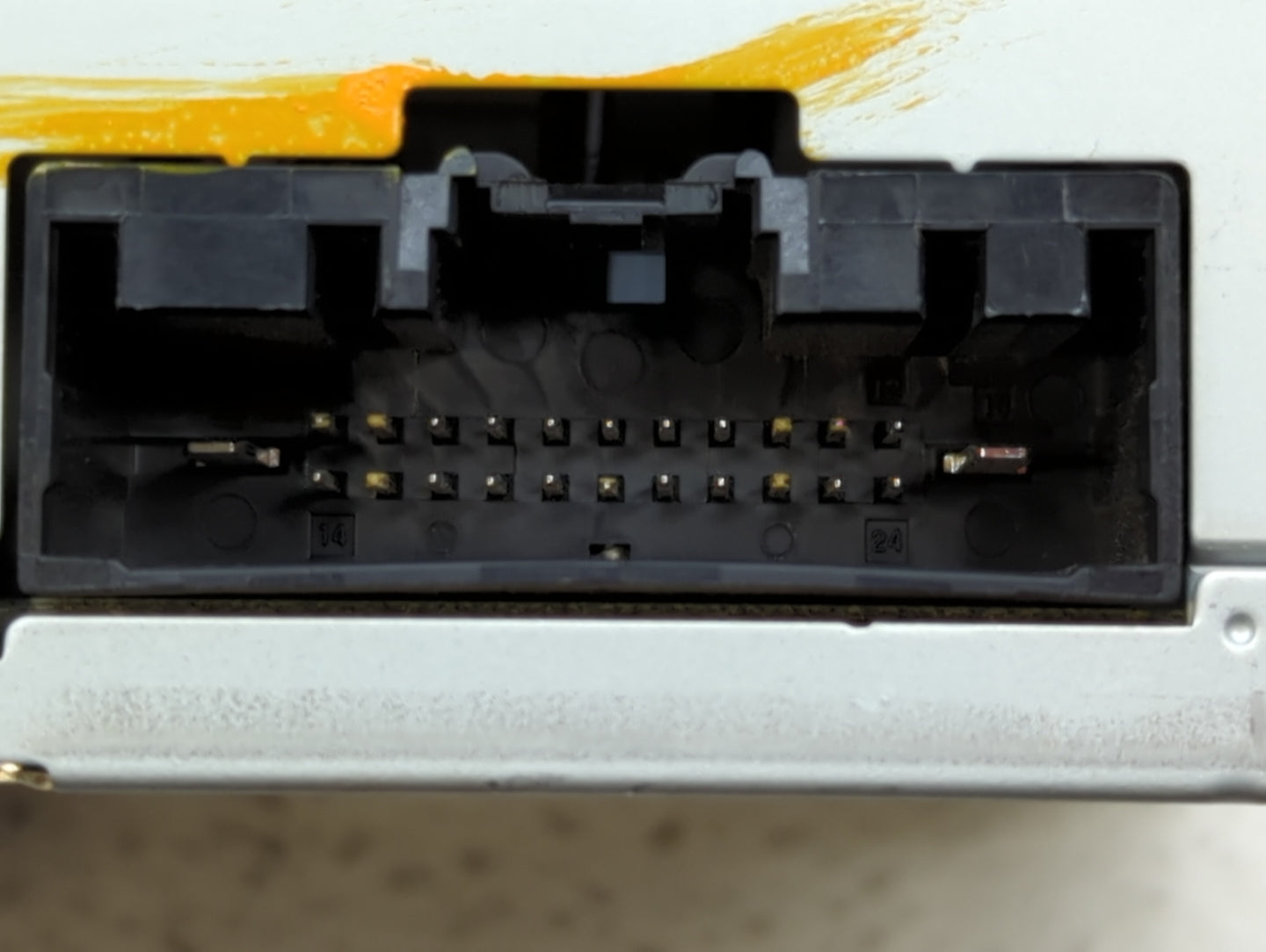2013-2013 Ford Edge Am Fm Cd Player Radio Receiver - Oemusedautoparts1.com
