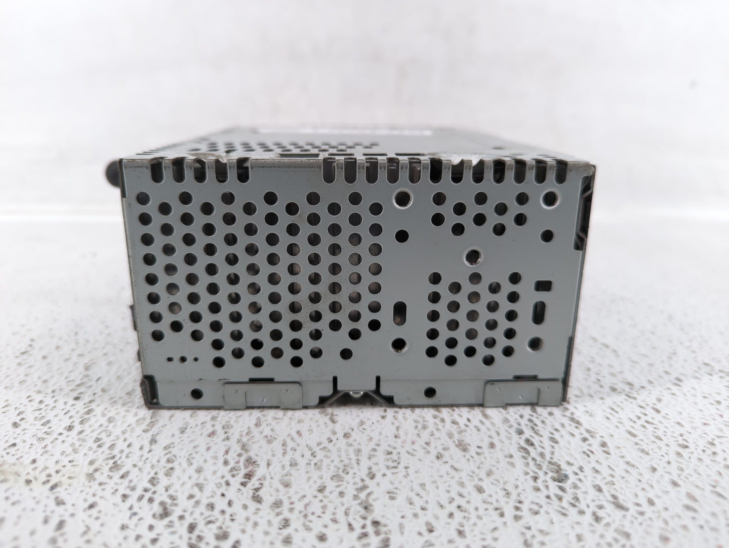 2013-2014 Ford Edge Radio AM FM Cd Player Receiver Replacement Fits Fits 2013 2014 OEM Used Auto Parts - Oemusedautoparts1.c