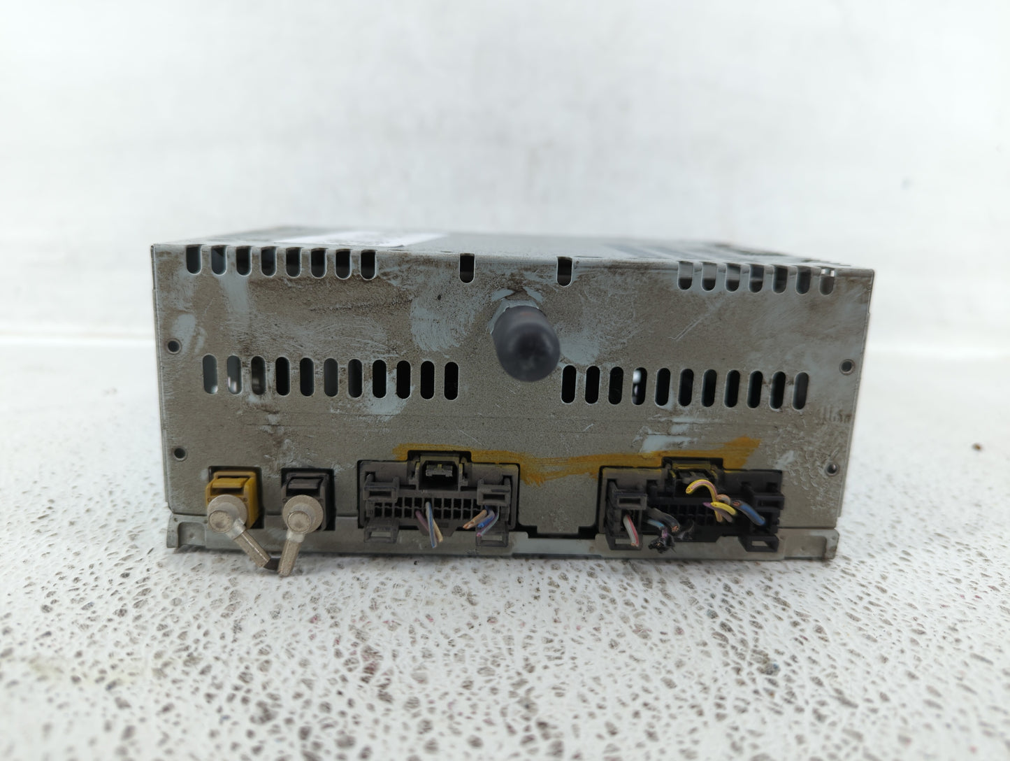 2013-2014 Ford Edge Radio AM FM Cd Player Receiver Replacement Fits Fits 2013 2014 OEM Used Auto Parts - Oemusedautoparts1.c