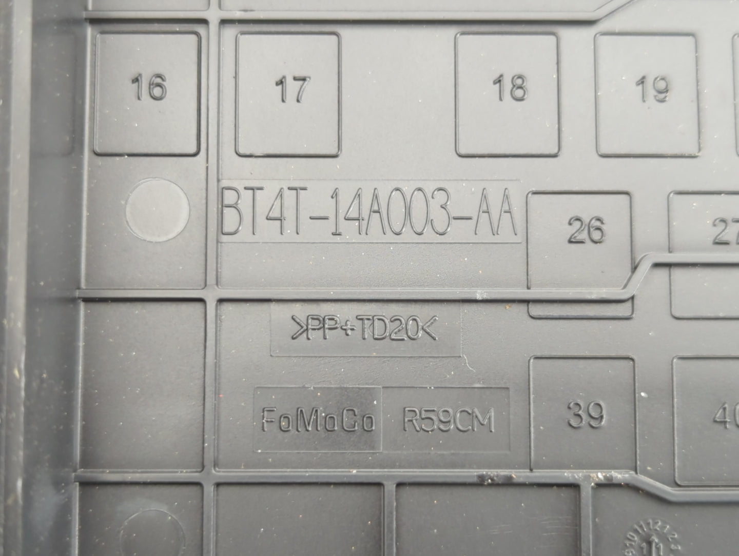 2012-2014 Ford Edge Fusebox Fuse Box Panel Relay Module P/N:BT4T-14A003-AA Fits Fits 2012 2013 2014 2015 OEM Used Auto Parts