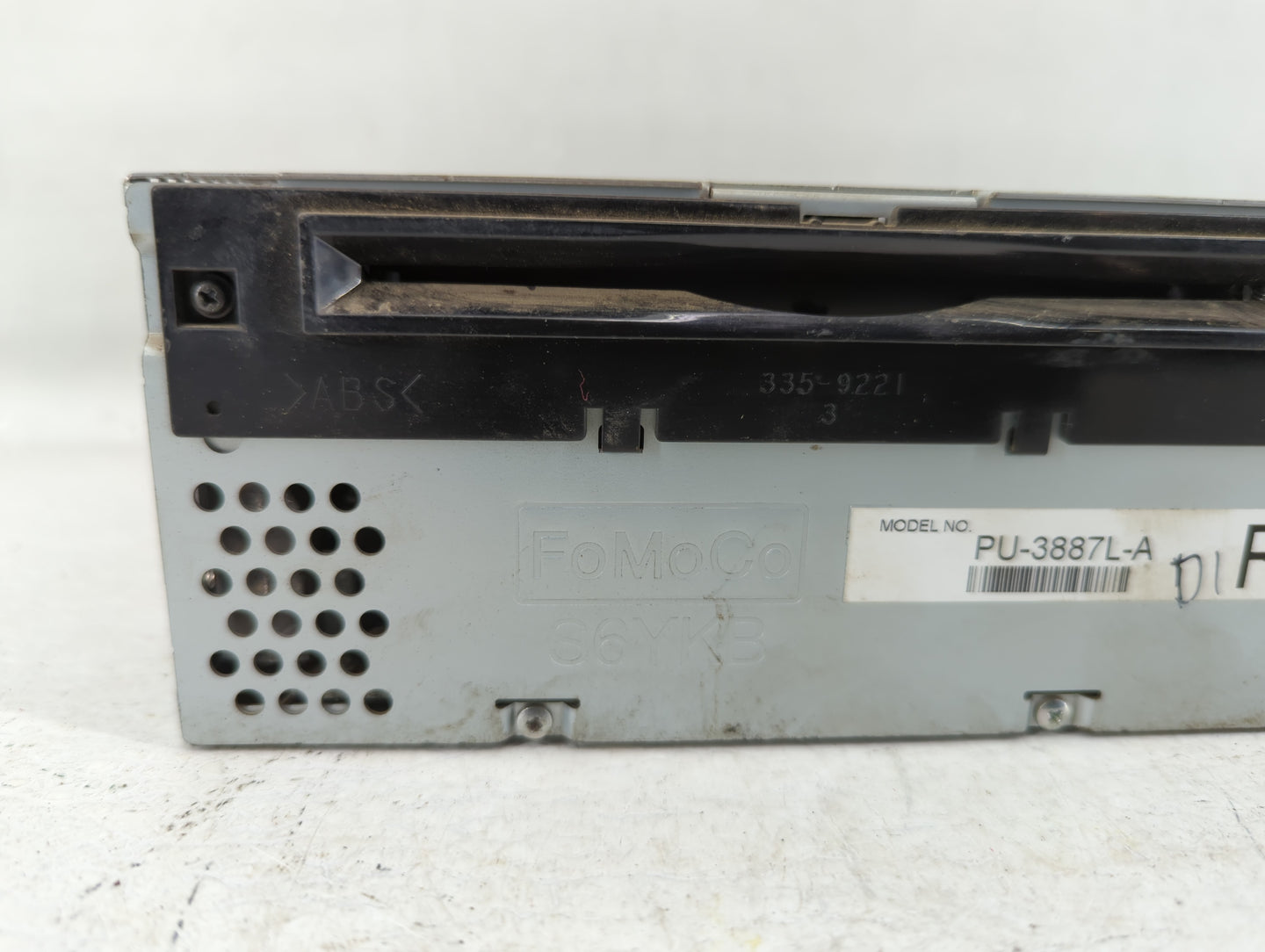 2013-2013 Ford Edge Am Fm Cd Player Radio Receiver - Oemusedautoparts1.com