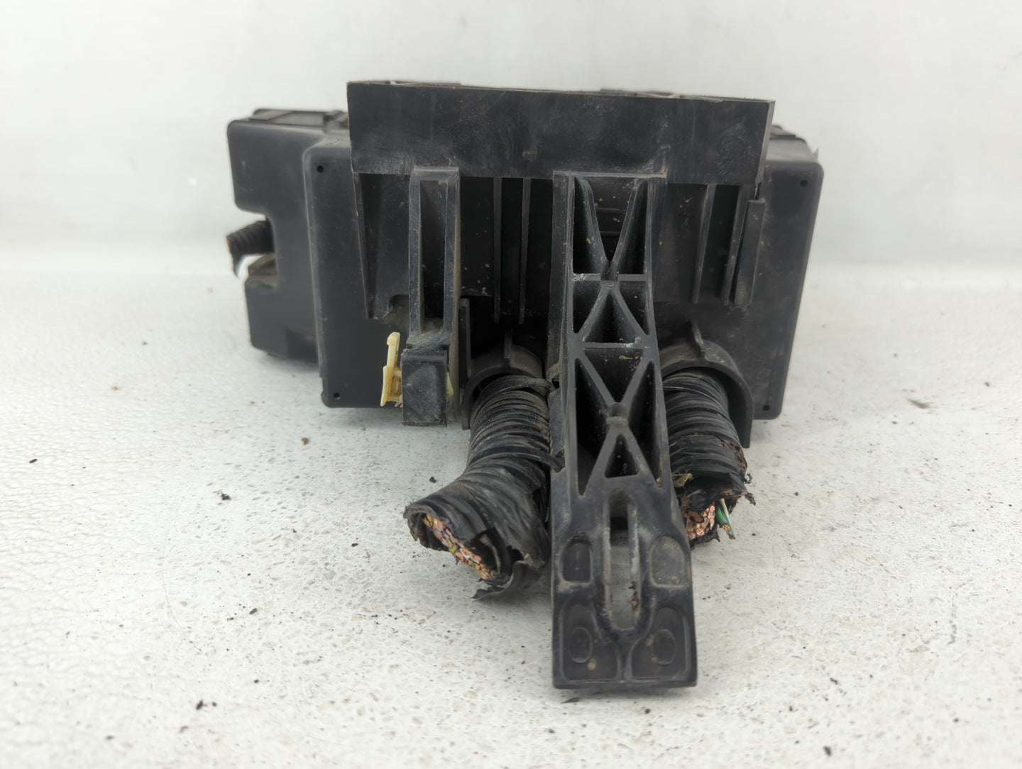 2012-2014 Ford Edge Fusebox Fuse Box Panel Relay Module P/N:CT4T-14290-CK Fits Fits 2012 2013 2014 OEM Used Auto Parts - Oem