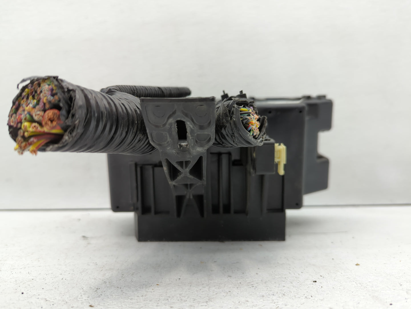 2012-2014 Ford Edge Fusebox Fuse Box Panel Relay Module P/N:CT4T-14290-LF CT4T-14290-HF, BT4T-14A003-AA Fits Fits 2012 2013 
