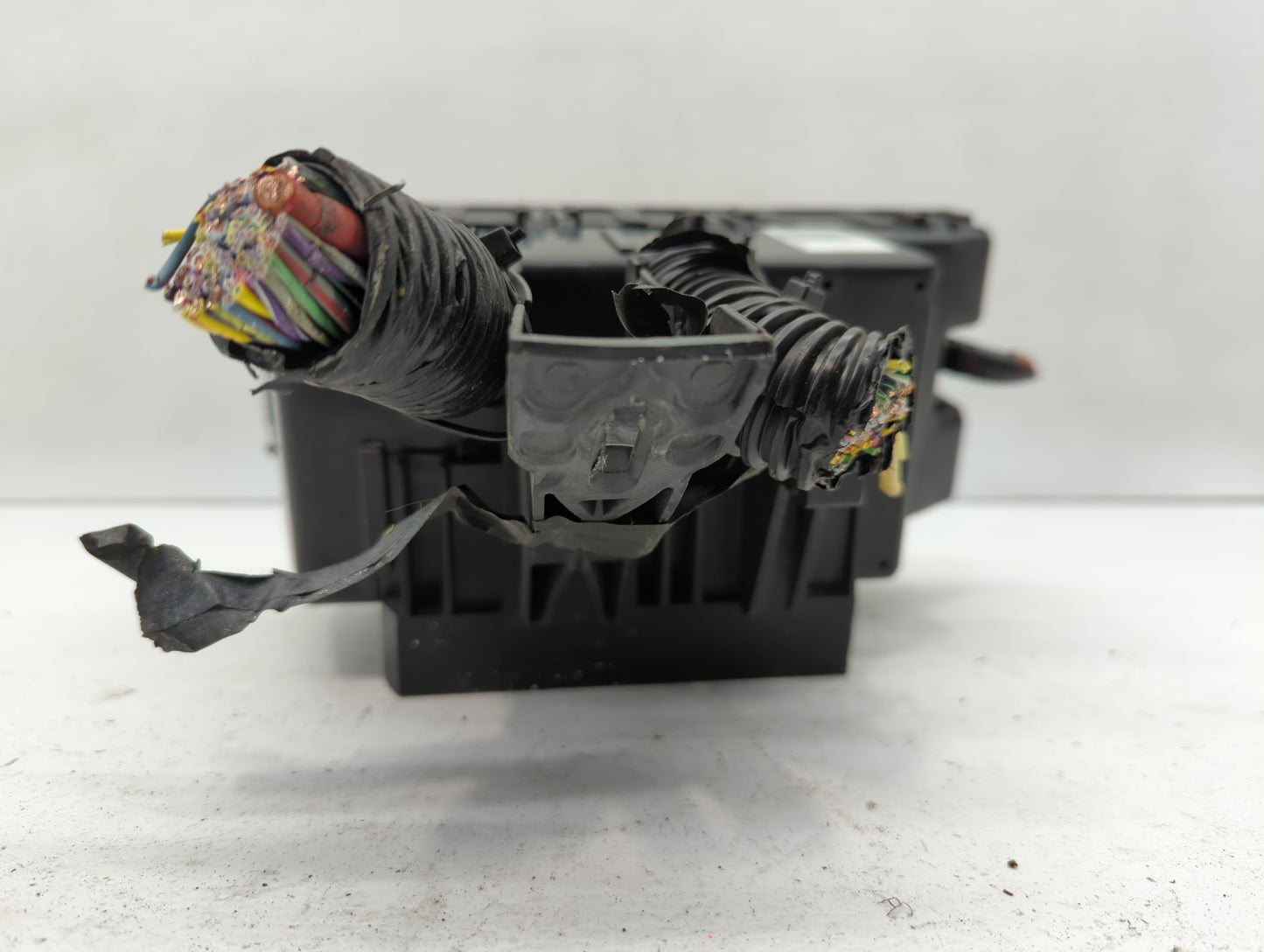 2012-2014 Ford Edge Fusebox Fuse Box Panel Relay Module P/N:CT4T-14290-NH Fits Fits 2012 2013 2014 OEM Used Auto Parts - Oem