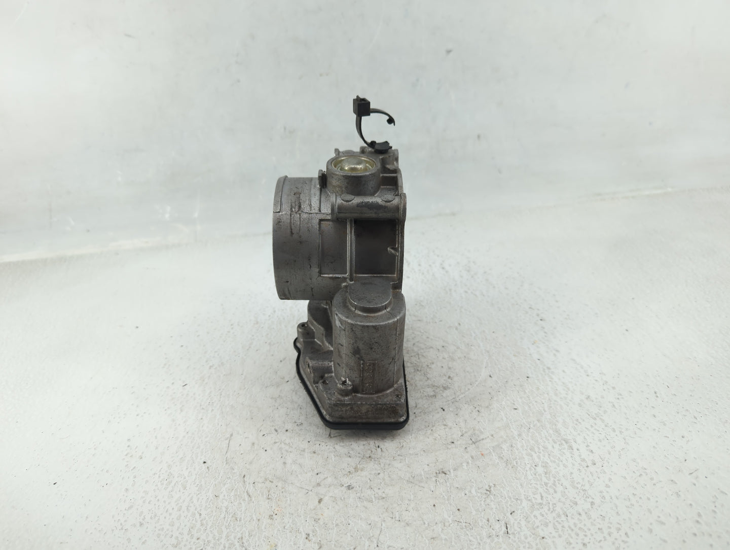 2011-2018 Ford Edge Throttle Body P/N:AT4E-ED Fits Fits 2011 2012 2013 2014 2015 2016 2017 2018 2019 OEM Used Auto Parts - O