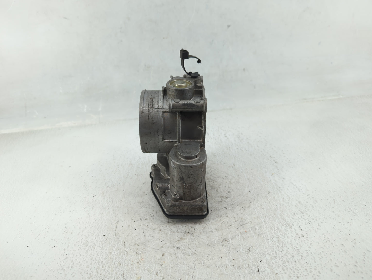 2011-2018 Ford Edge Throttle Body P/N:AT4E-ED Fits Fits 2011 2012 2013 2014 2015 2016 2017 2018 2019 OEM Used Auto Parts - O