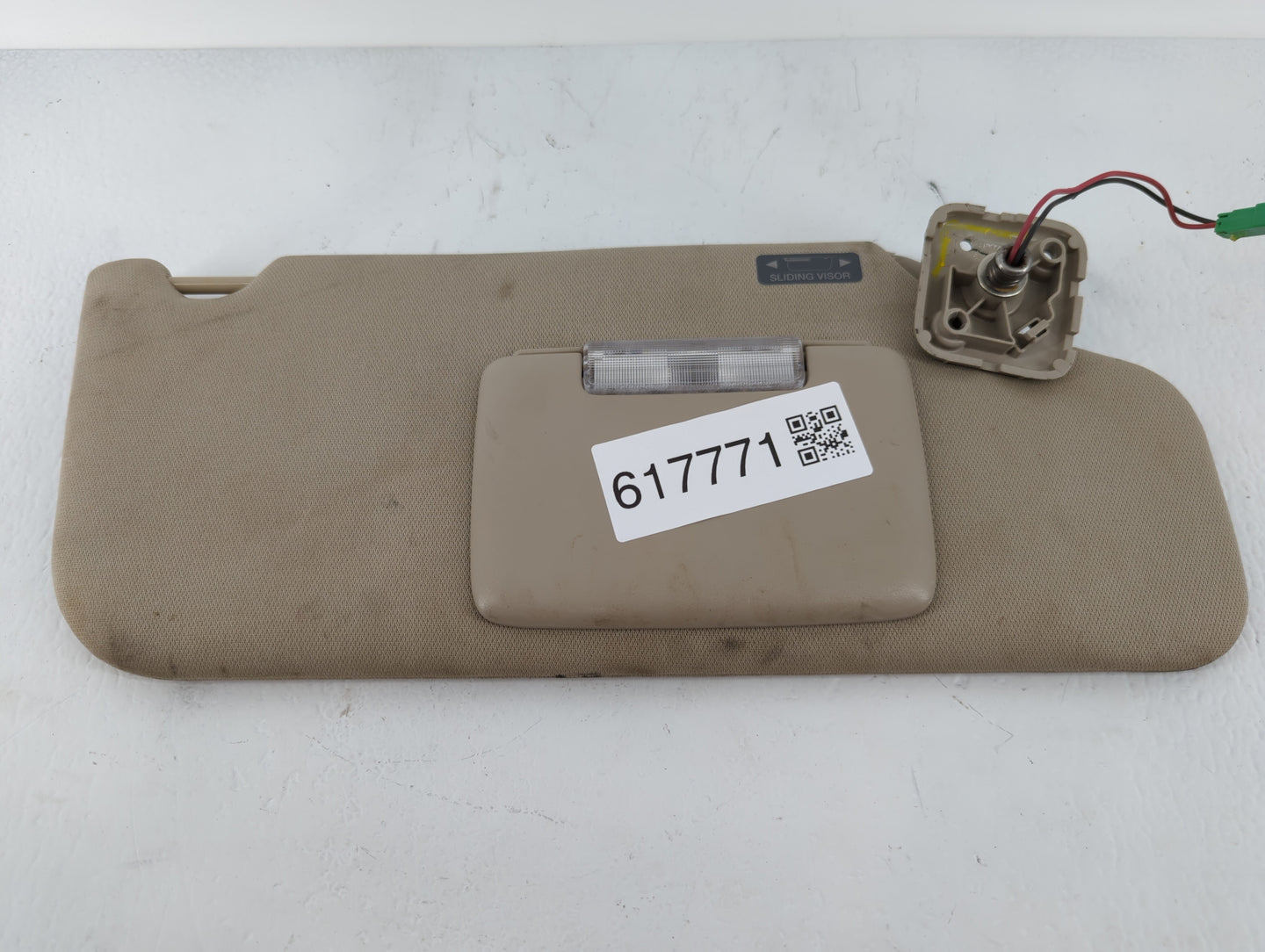 2011-2014 Ford Edge Sun Visor Shade Replacement Passenger Right Mirror Fits Fits 2011 2012 2013 2014 2015 OEM Used Auto Part