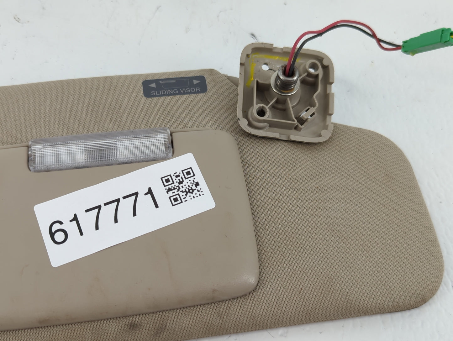 2011-2014 Ford Edge Sun Visor Shade Replacement Passenger Right Mirror Fits Fits 2011 2012 2013 2014 2015 OEM Used Auto Part
