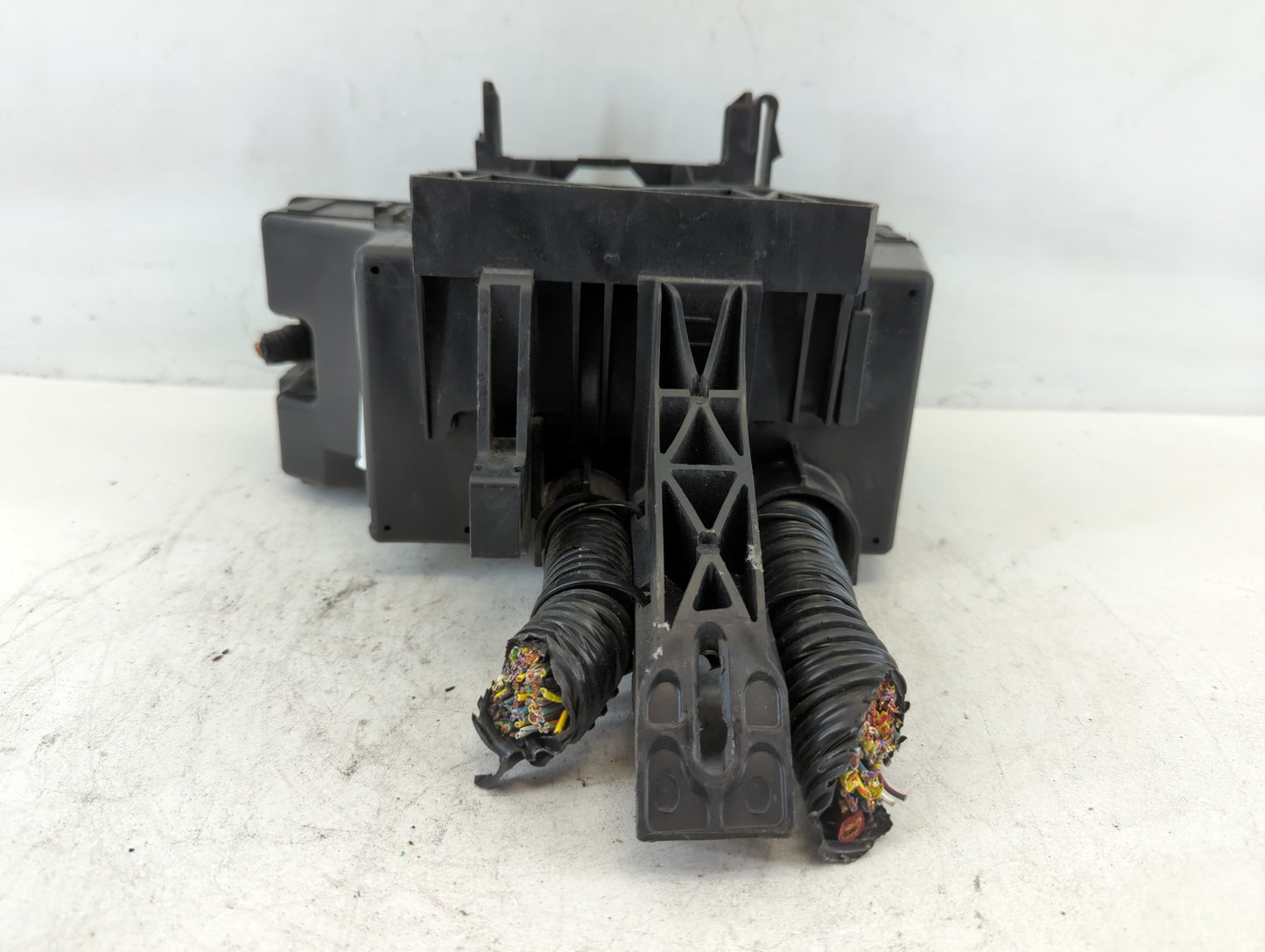 2012-2014 Ford Edge Fusebox Fuse Box Panel Relay Module P/N:CT4T-14290-BH Fits Fits 2012 2013 2014 OEM Used Auto Parts - Oem