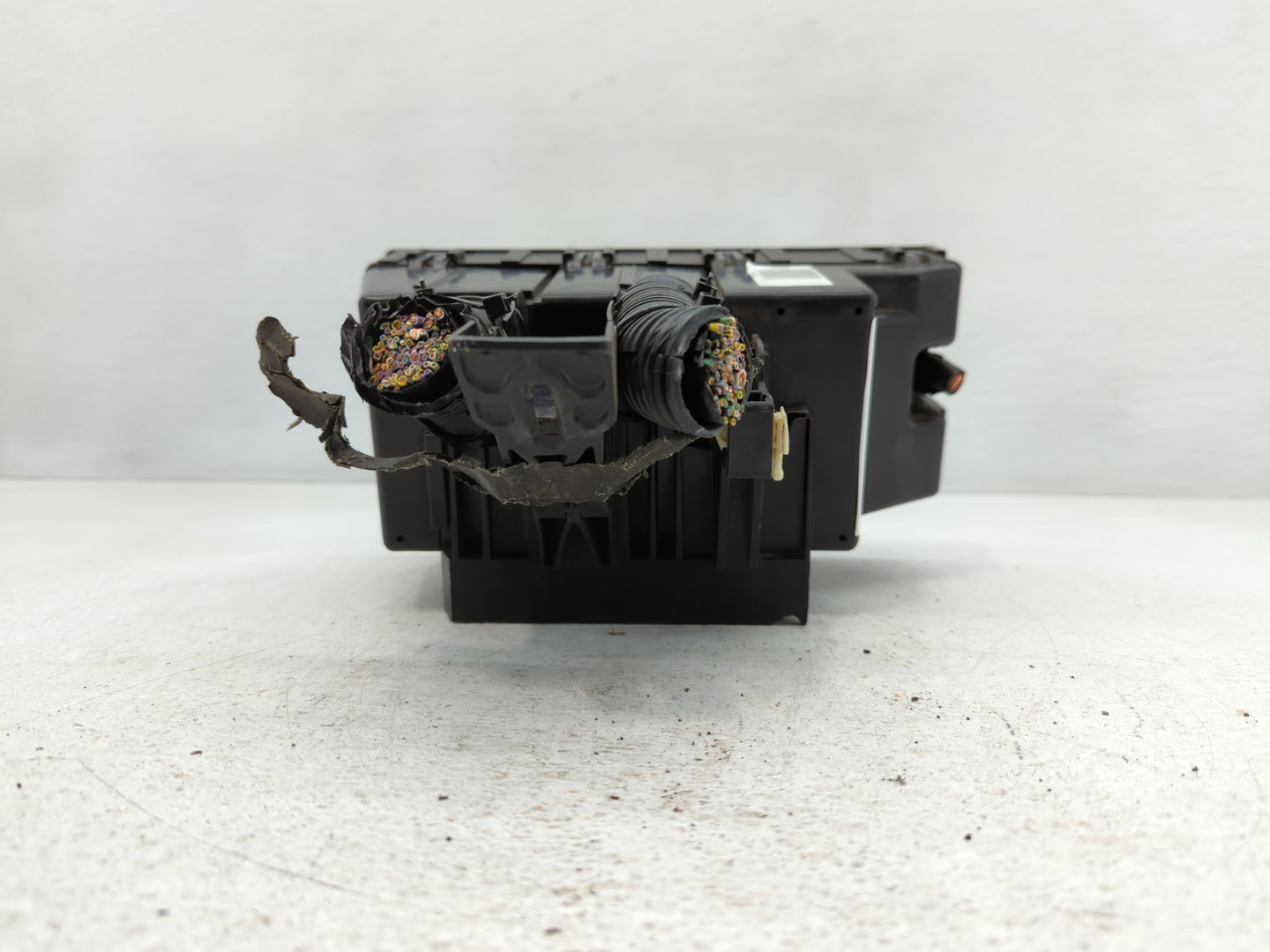 2012-2014 Ford Edge Fusebox Fuse Box Panel Relay Module P/N:CT4T-14290-LF Fits Fits 2012 2013 2014 OEM Used Auto Parts - Oem